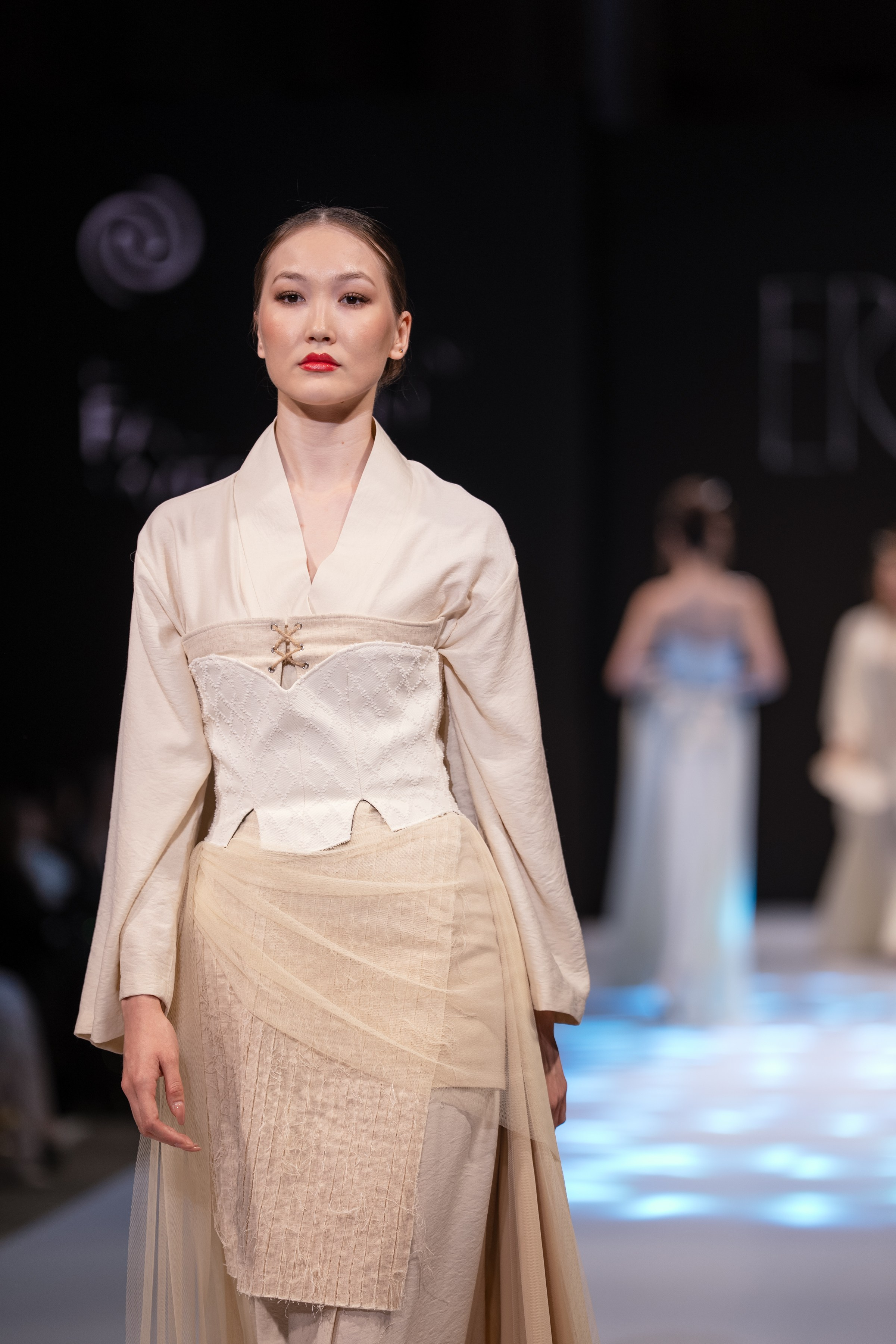 EURASIAN FASHION WEEK Eren. Сайт Алматинского НЮ АРТ, будуар и фэшн фотографа Дениса Карпенко