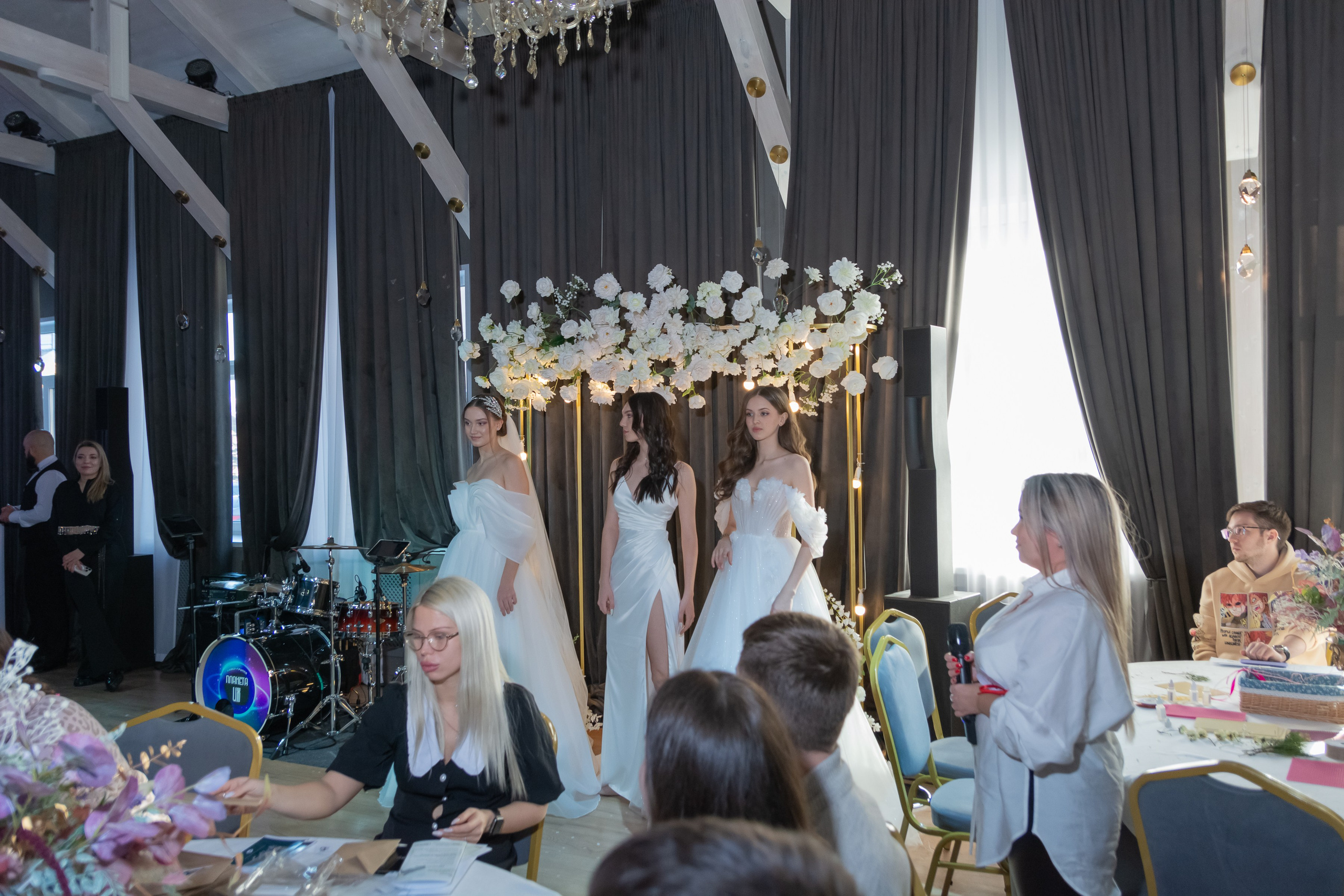 Свадебное чаепитие для молодоженов