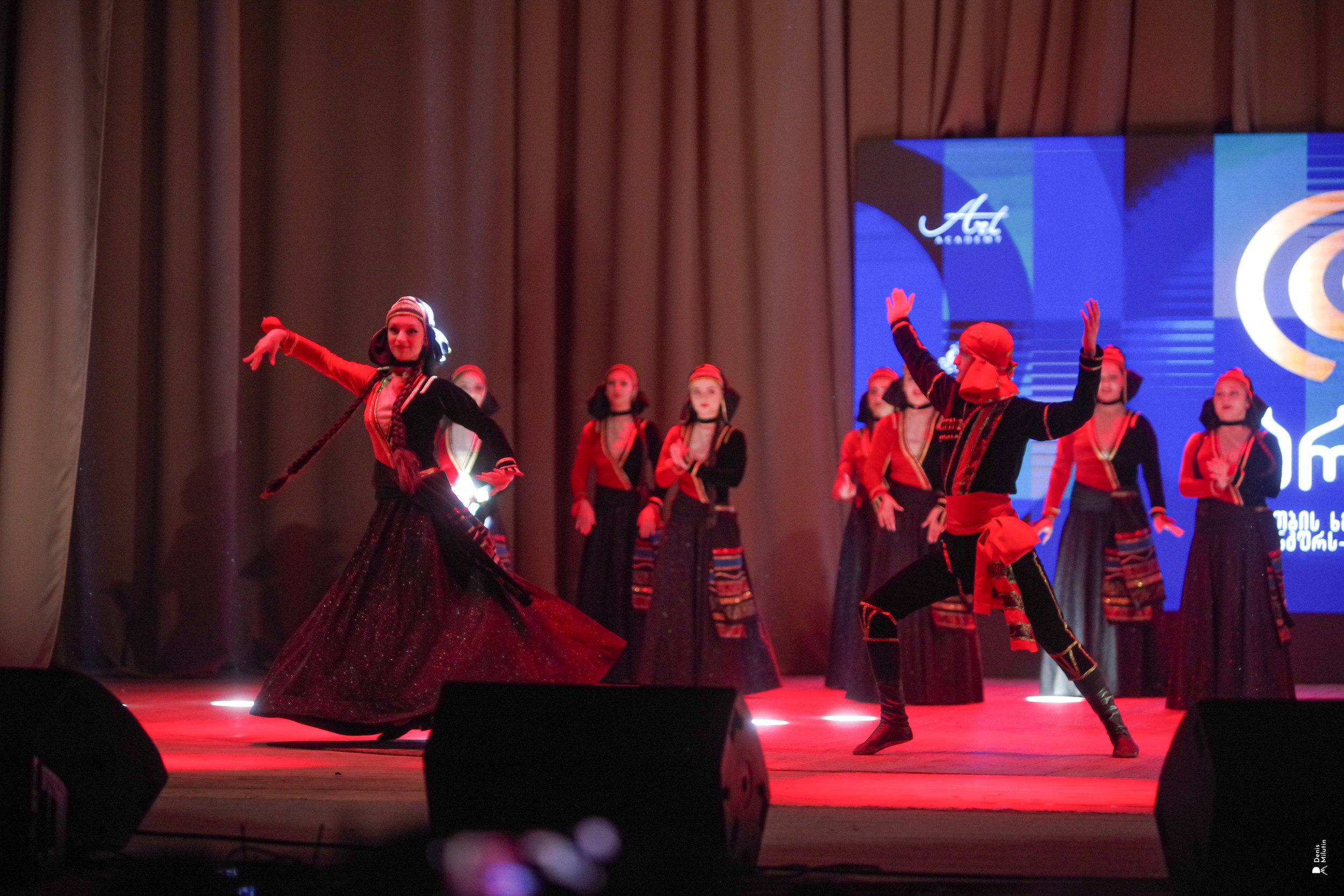 Танцы в Хоби. Портретный фотограф Денис Милютин