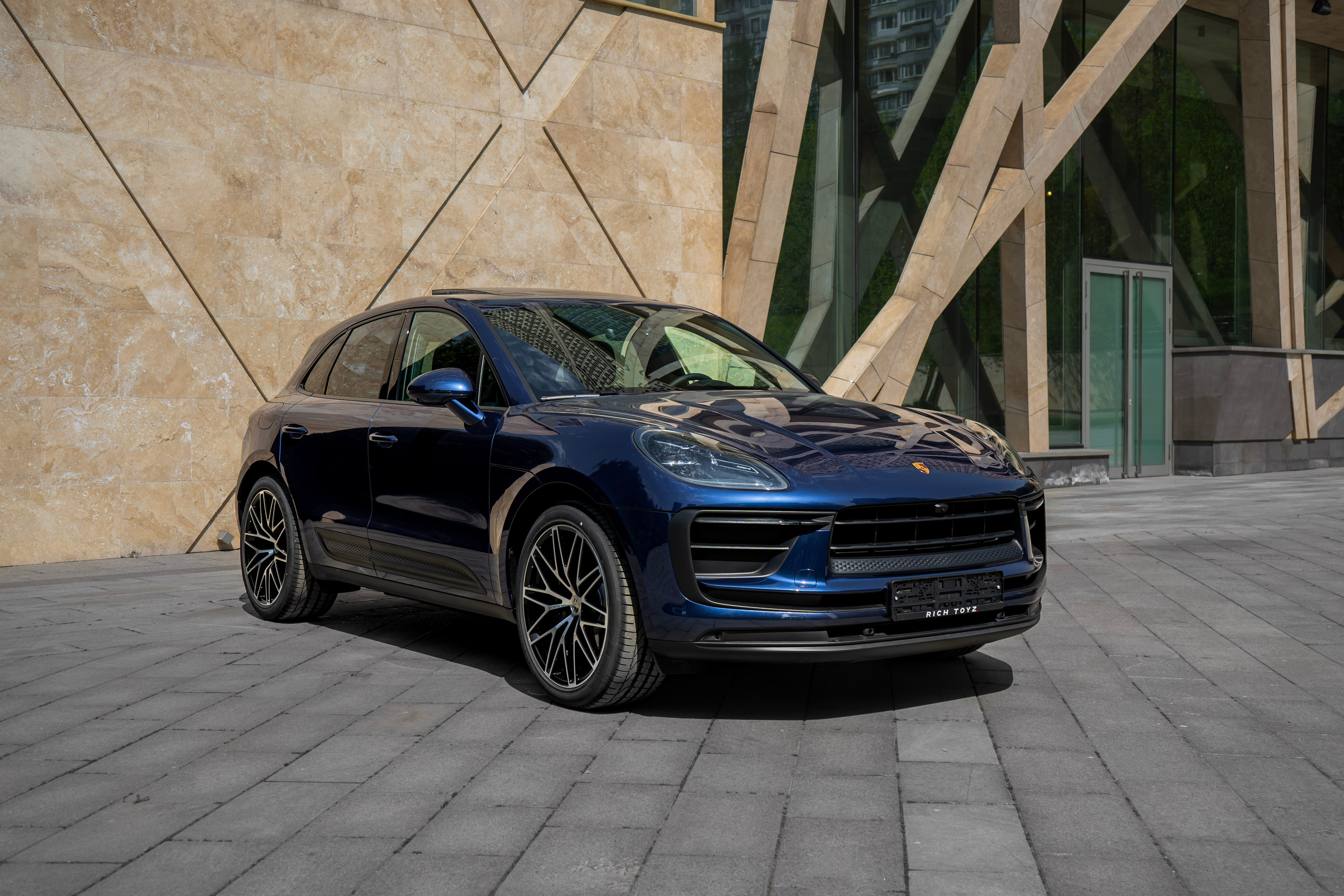 Porsche Macan. Автомобильный фотограф Ногинск Денис Городок