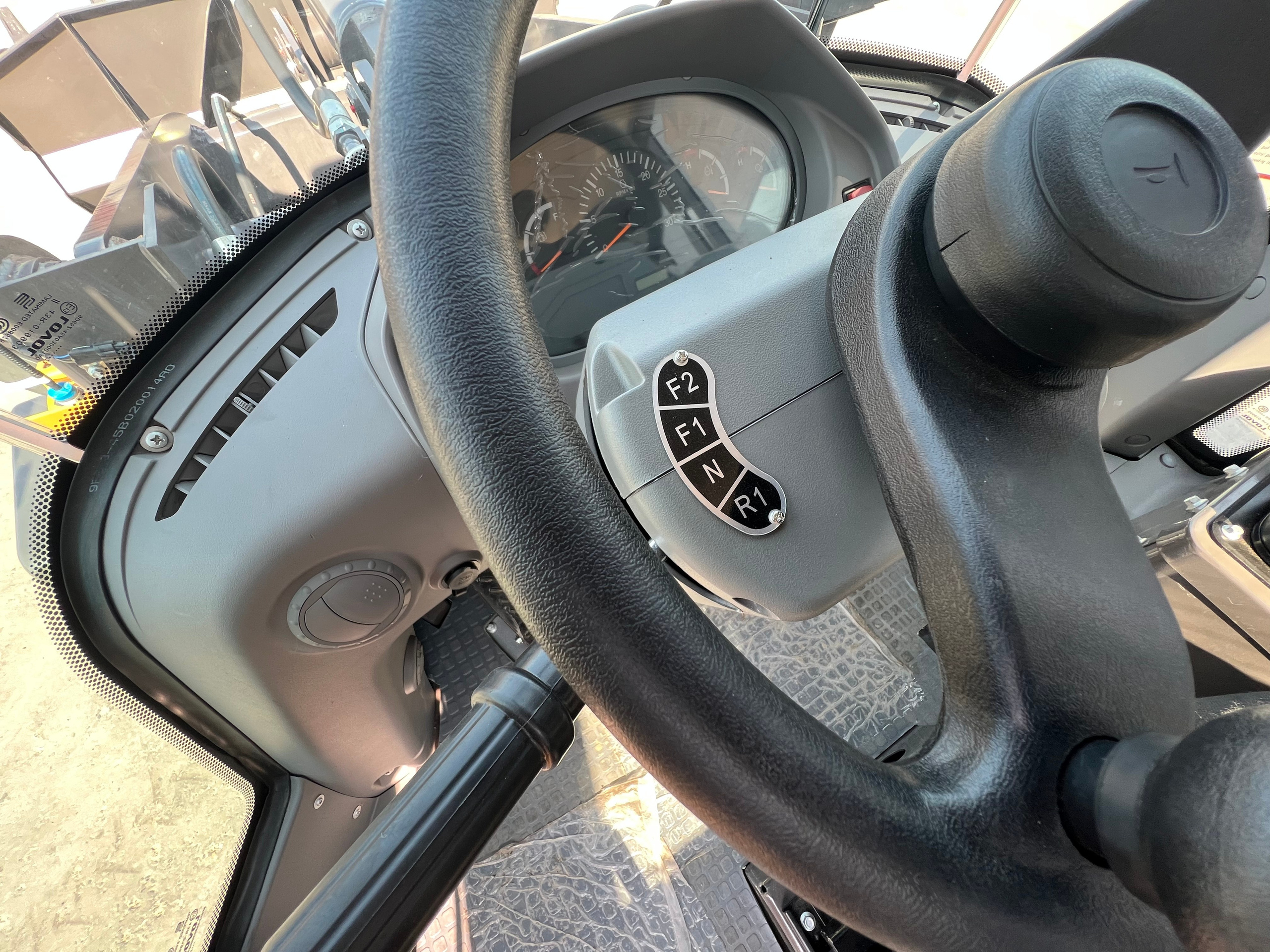 Фото фронт. погр. Weheavy WL836H. Продажа и обслуживание грузовой техники и спецтехники в г. Новосибирск компания СТИ