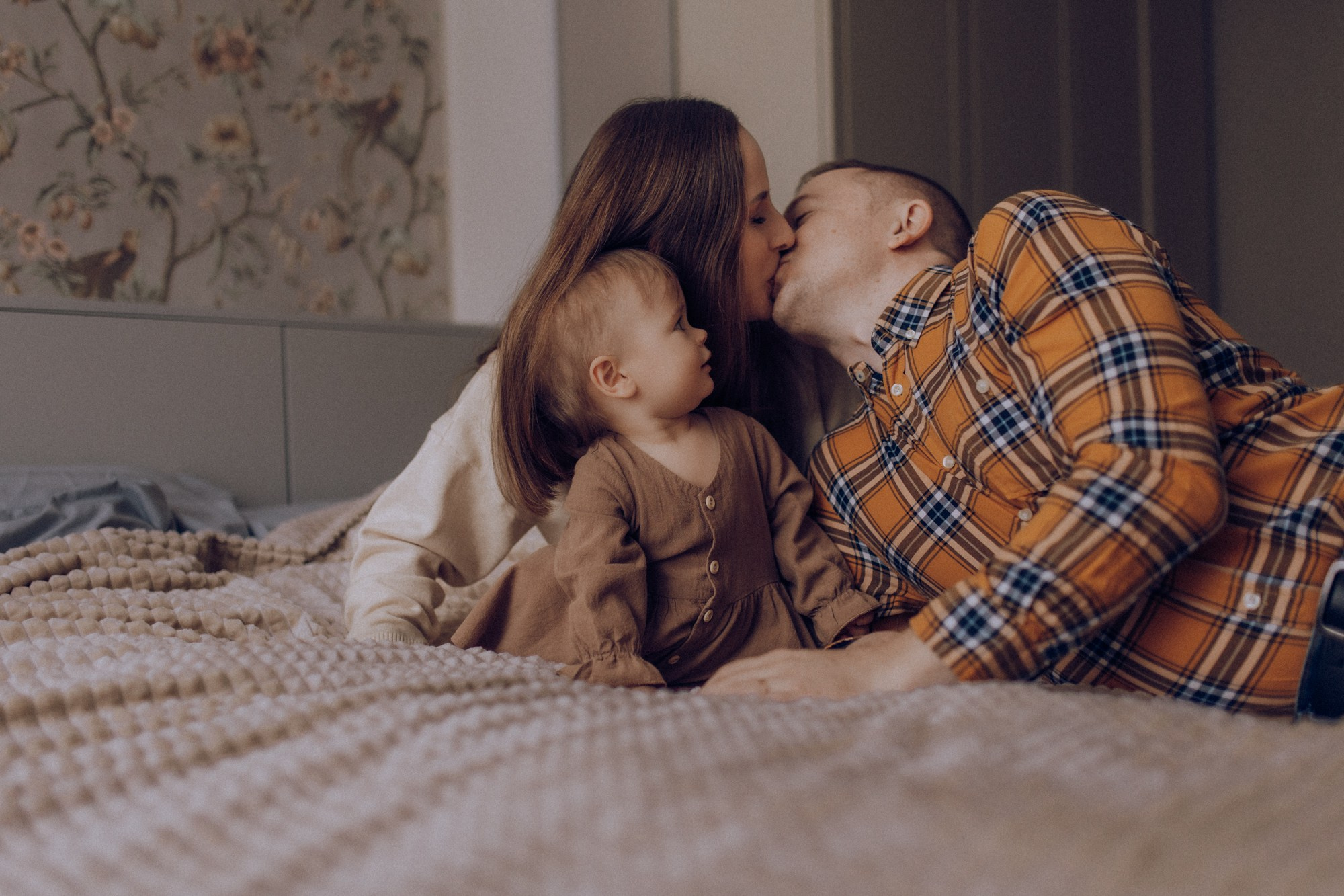 Семейные фотосессии (в студии, на улице или у вас дома). Фотограф Антонина Знак. Семейные фотосессии. Москва и МО