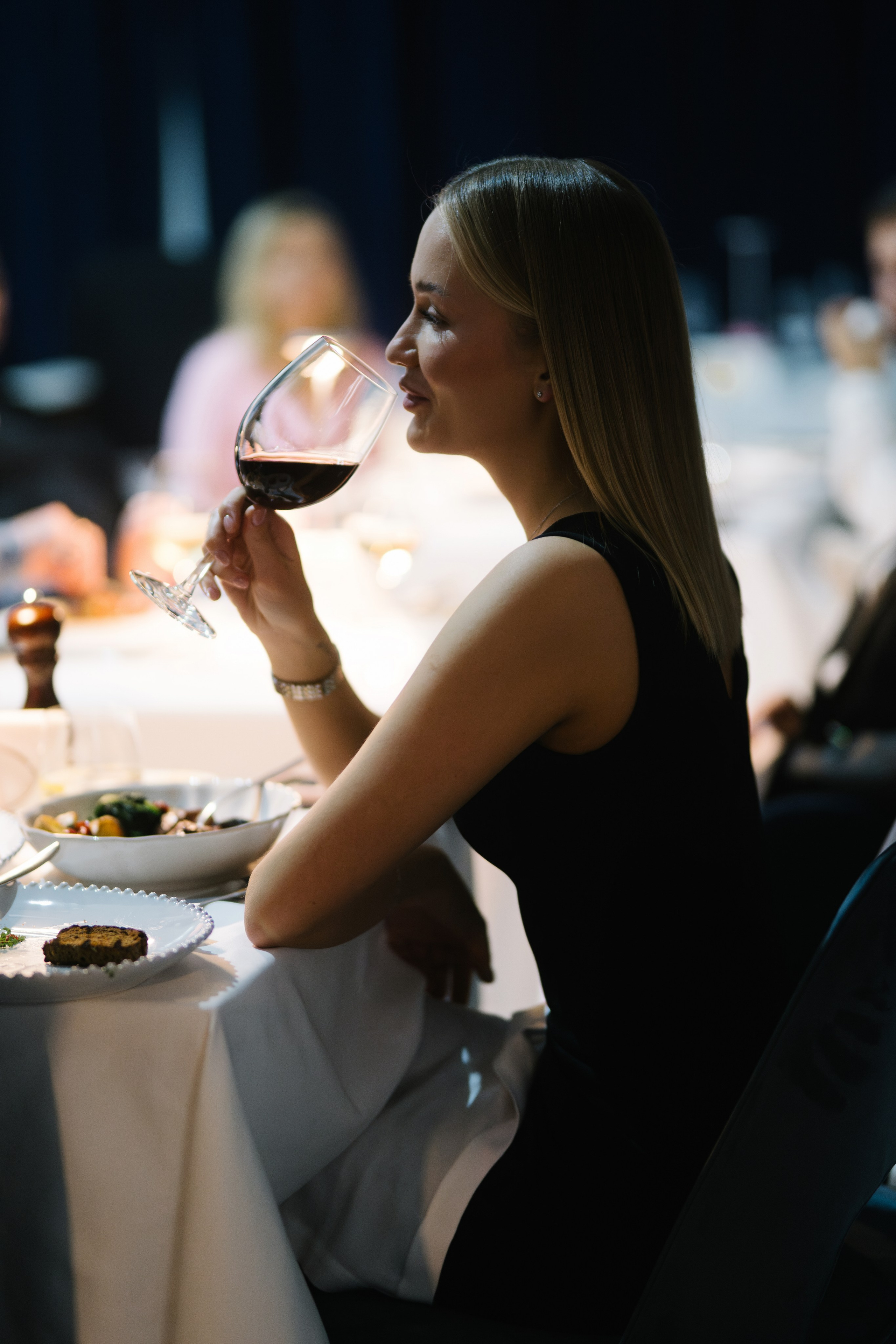 11 мая (суббота). BENUAR Restaurant