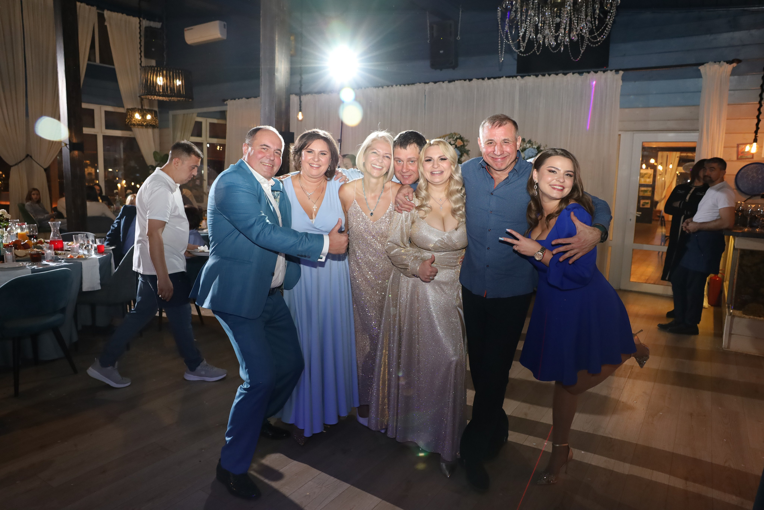 𝒜𝓇𝓉𝑒𝓂 & 𝐿𝓎𝓊𝓈𝓎𝒶 (𝓇𝑒𝓈𝓉𝒶𝓊𝓇𝒶𝓃𝓉). 𝑀𝑜𝓈𝒸𝑜𝓌. Свадебный фотограф в Санкт-Петербурге