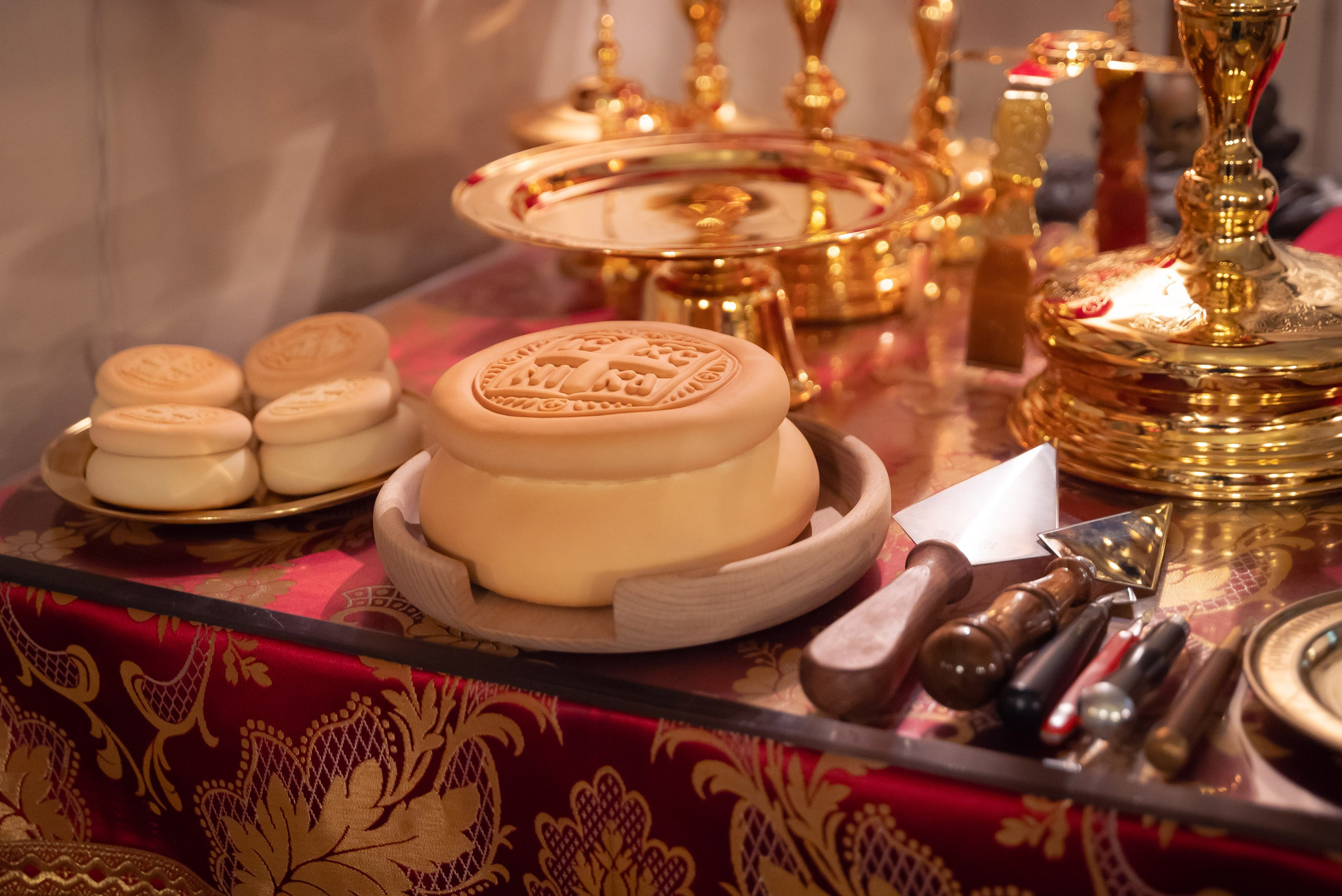 Богородский храм. Пасха. Полунощница, Божественная литургия. Антон и Татьяна Денисенко — В храме