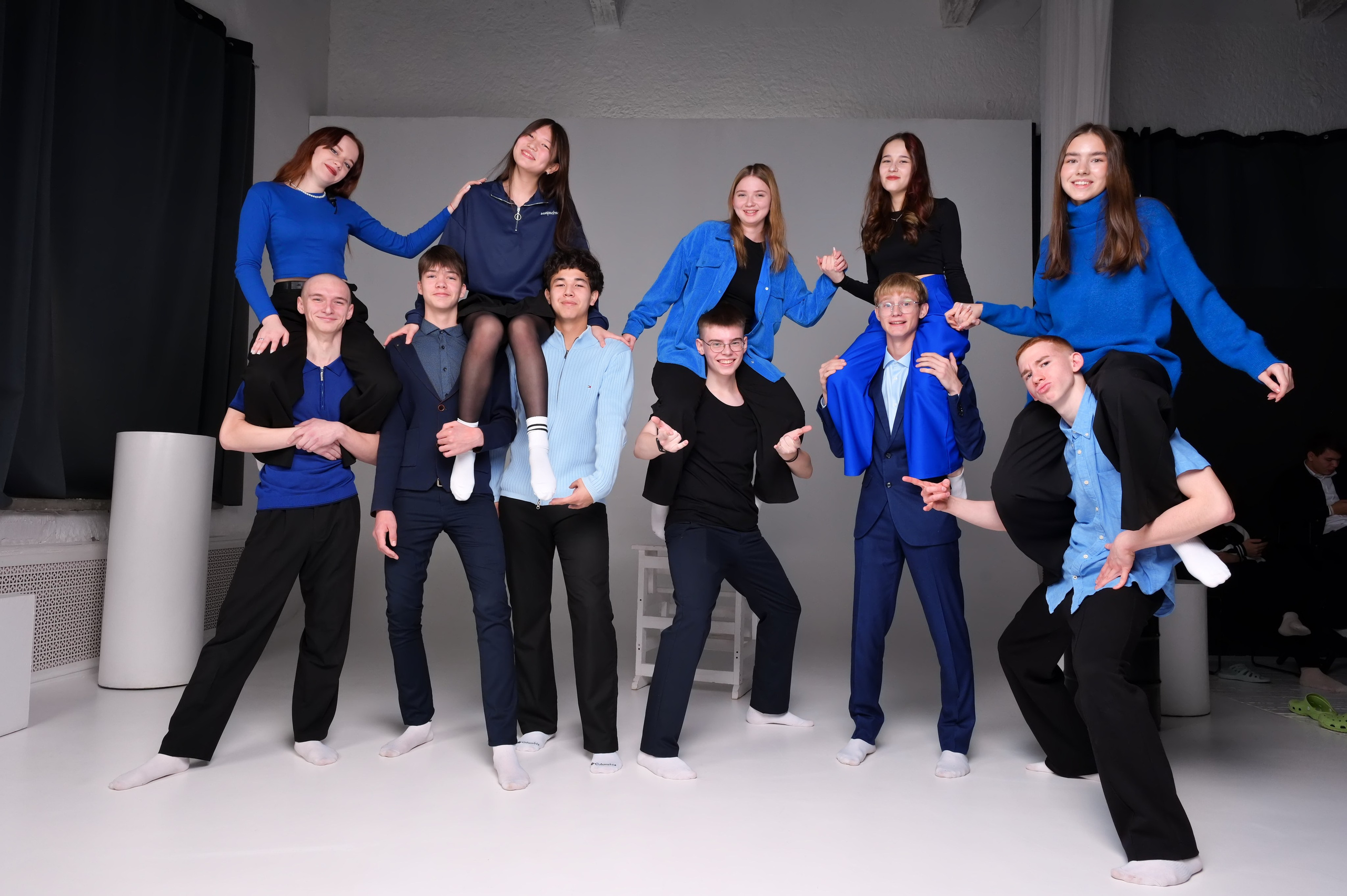 Фото из студии в Омске. Фото и видеосъемка в Омске | Выпускные альбомы