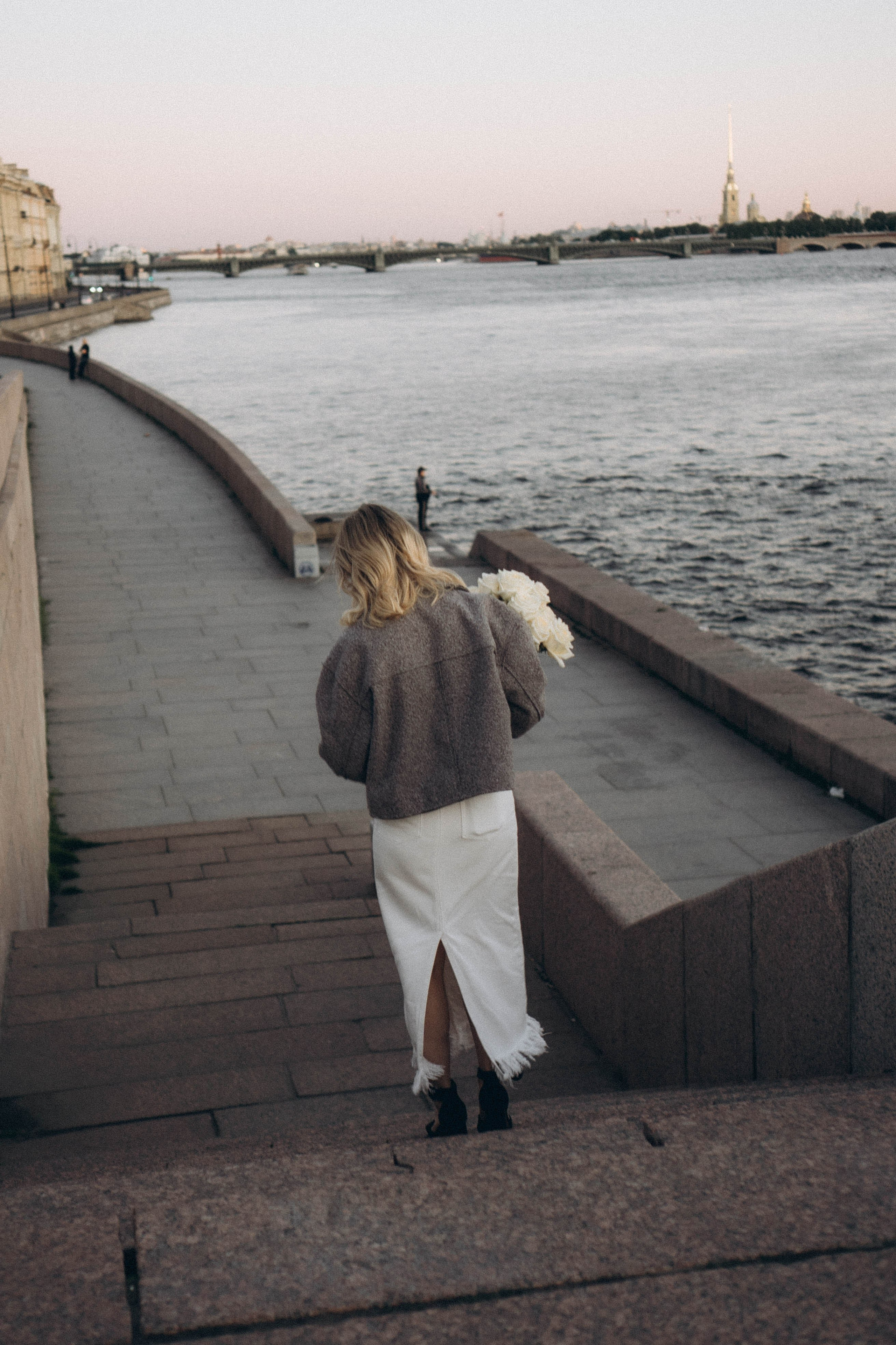 ПРОГУЛКА ПО ГОРОДУ В БЕЛЫЕ НОЧИ (другой вариант). Профессиональный фотограф, Санкт-Петербург — Виктория Богомолова