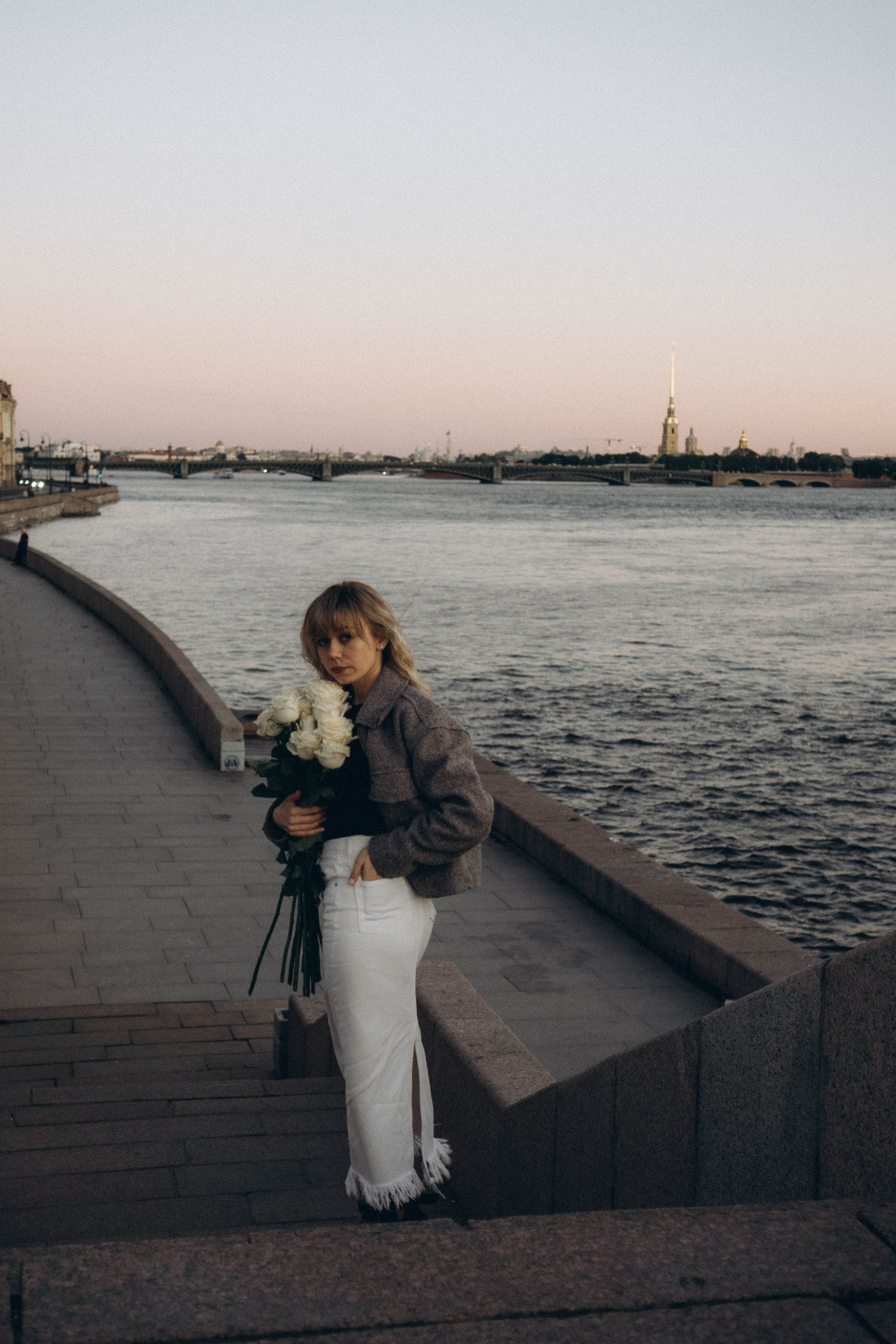 ПРОГУЛКА ПО ГОРОДУ В БЕЛЫЕ НОЧИ (другой вариант). Профессиональный фотограф, Санкт-Петербург — Виктория Богомолова