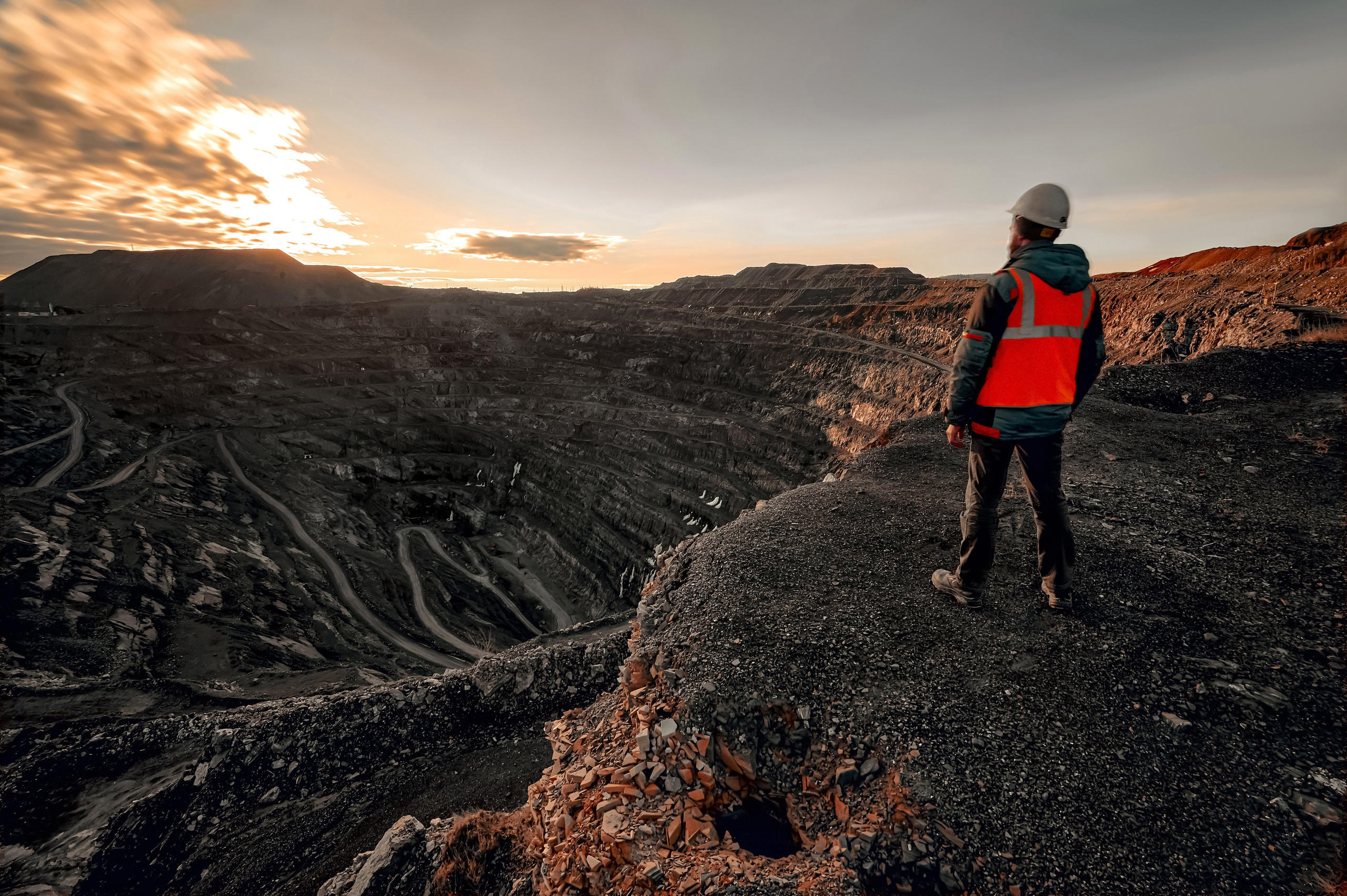 Карагайский карьер г. Сатка «Группа Магнезит». Фотограф Яковлев Роман — Красноярск