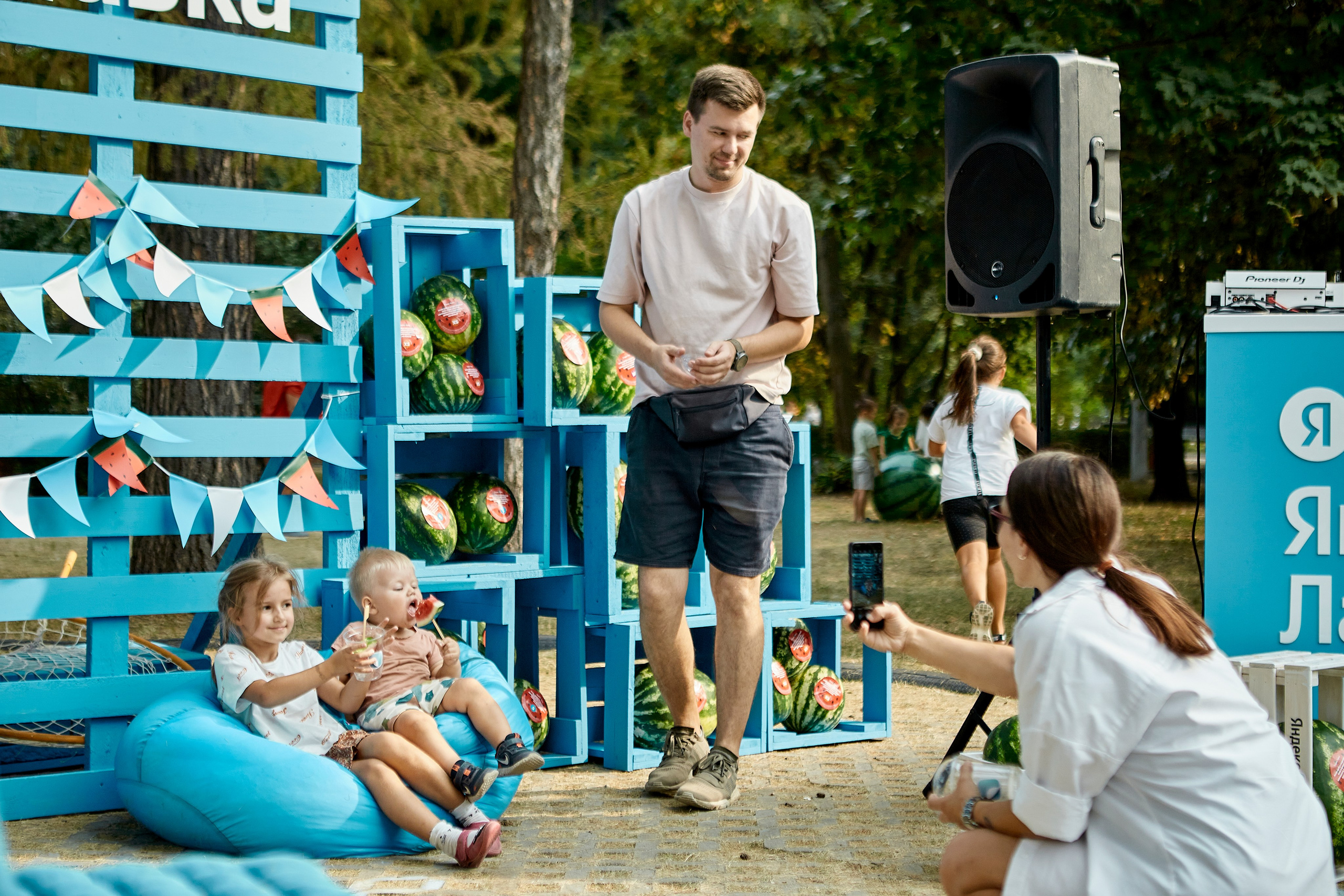 ЯНДЕКС ЛАВКА «АРБУЗНАЯ ФЕЕРИЯ». Фотограф Андрей Егоров