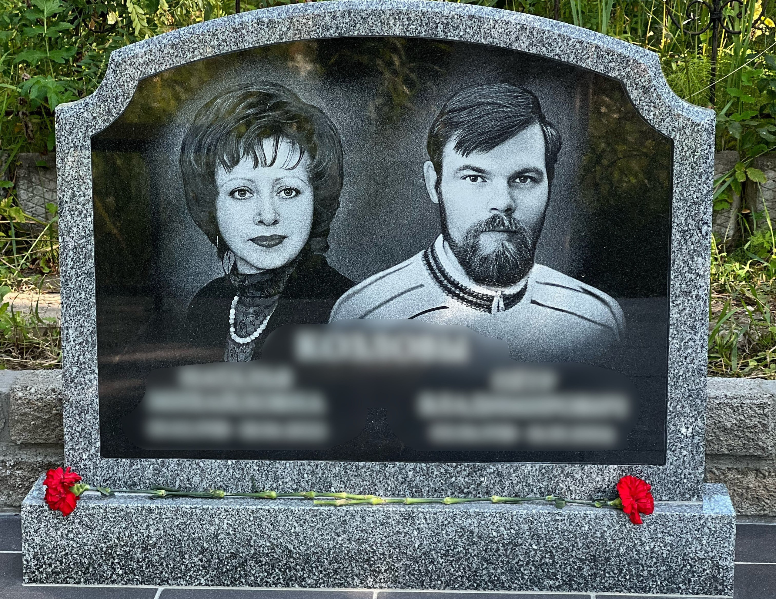 Гравировка от наших художников. ГРАНИТ26 Ритуальные услуги Железногорск. Благоустройство могил, продажа памятников