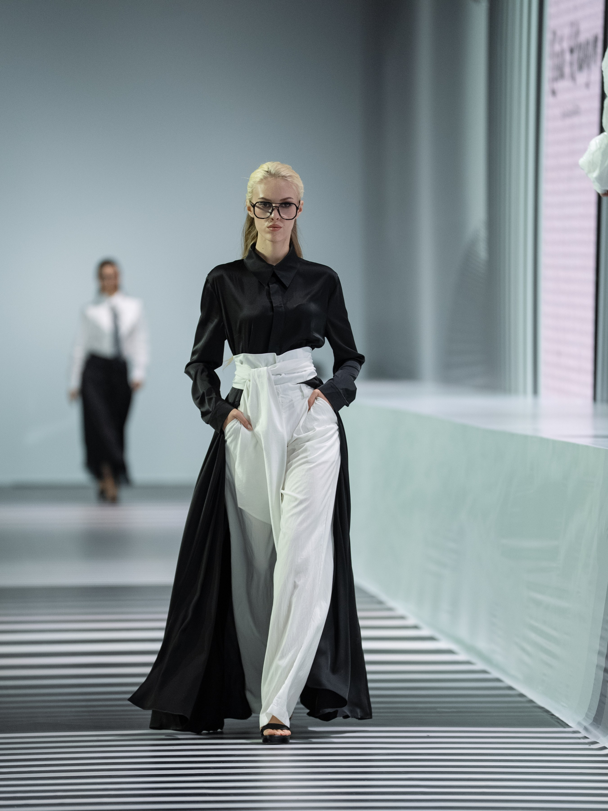 Designer LEILA KHANUM. Сайт Алматинского НЮ АРТ, будуар и фэшн фотографа Дениса Карпенко