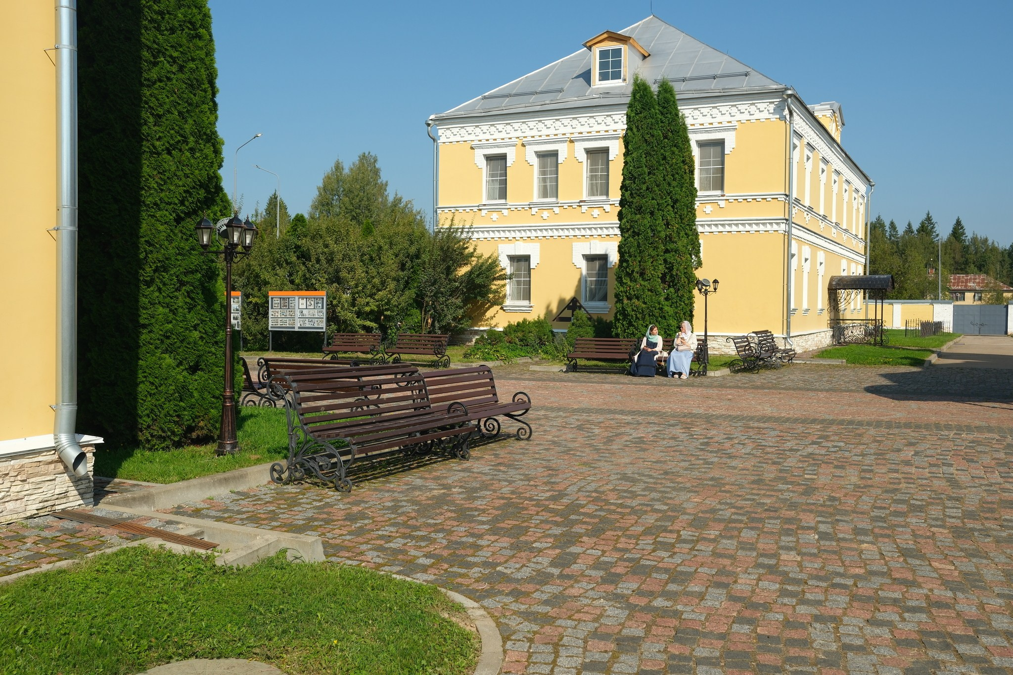 Зосимова пустынь 2024. Улица, люди, жизнь…