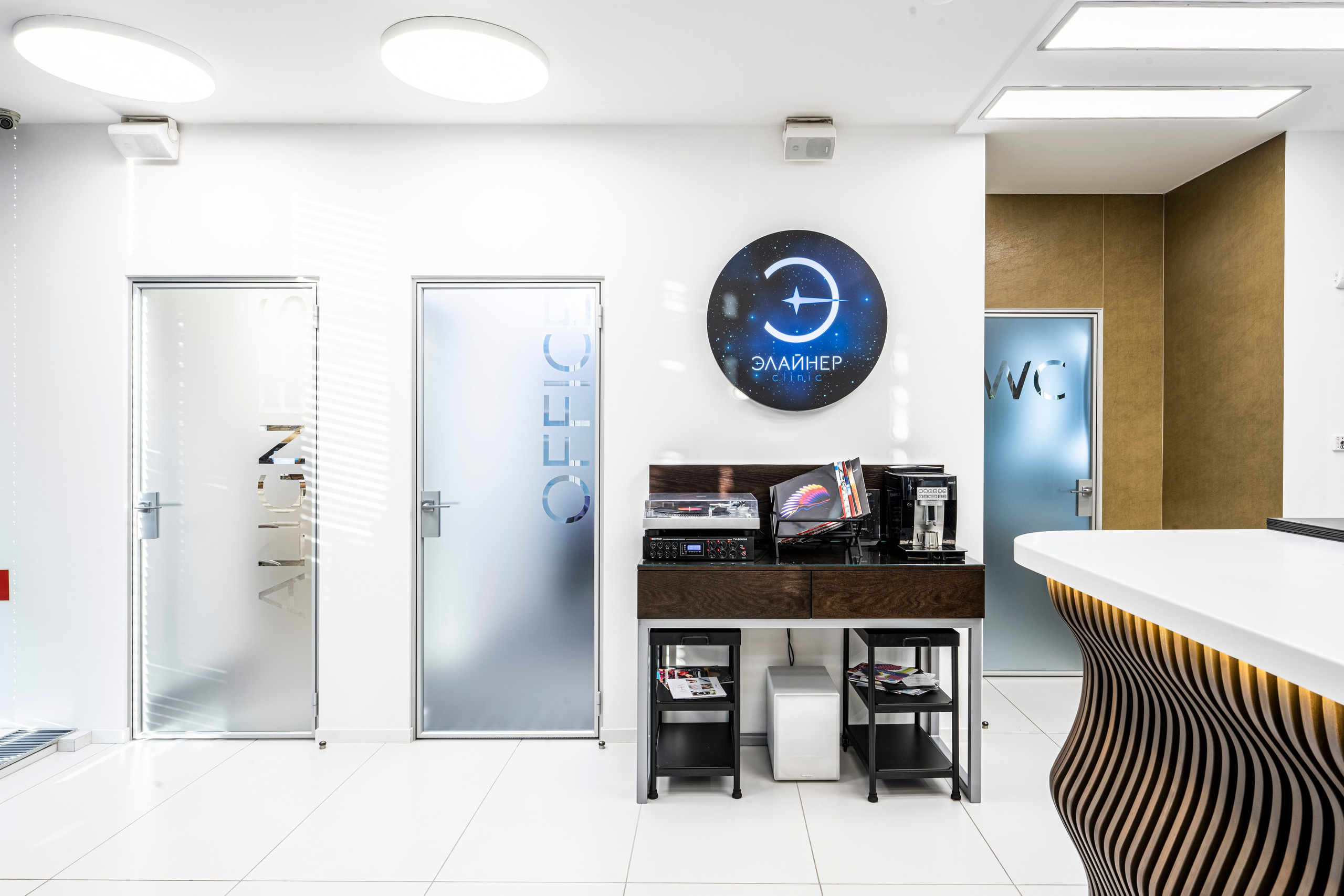 Элайнер clinic. Интерьерный фотограф Краснодар Денис Педань