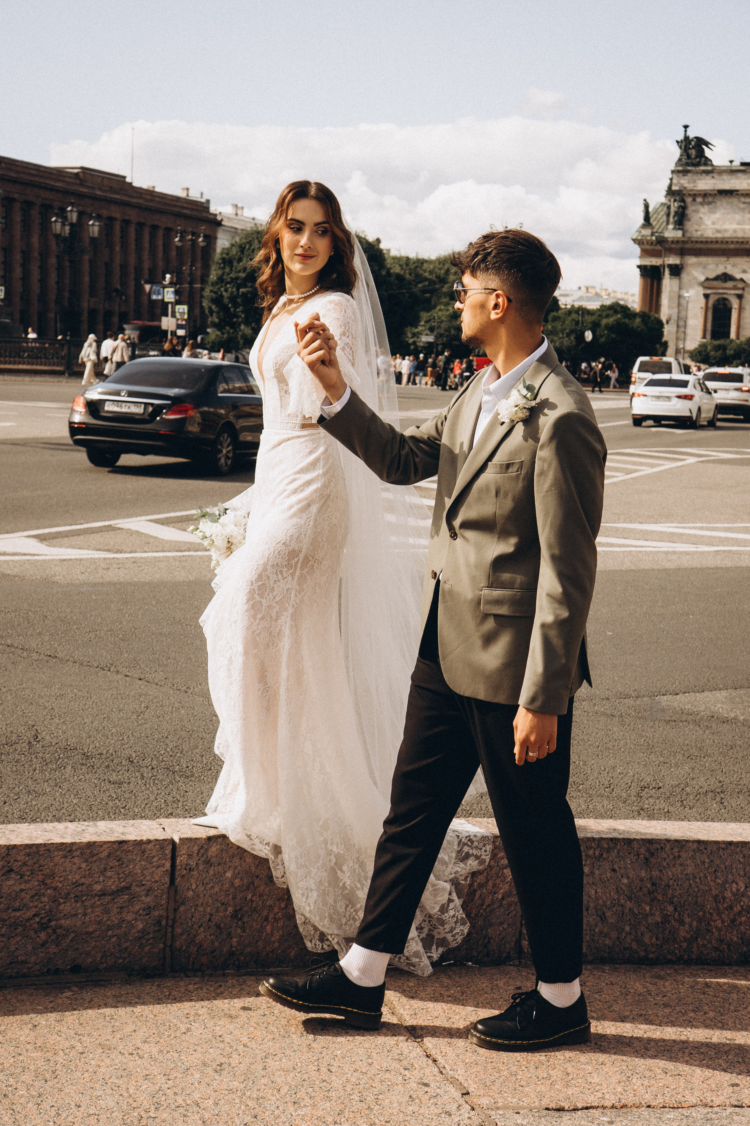 СВАДЕБНАЯ ПРОГУЛКА ВОЗЕ ИСАИКЕВСКОГО СОБОРА АСТОРИИ И ЗАКОНОДАЛЕТНОГО СОБРАНИЯ. Профессиональный фотограф, Санкт-Петербург — Виктория Богомолова