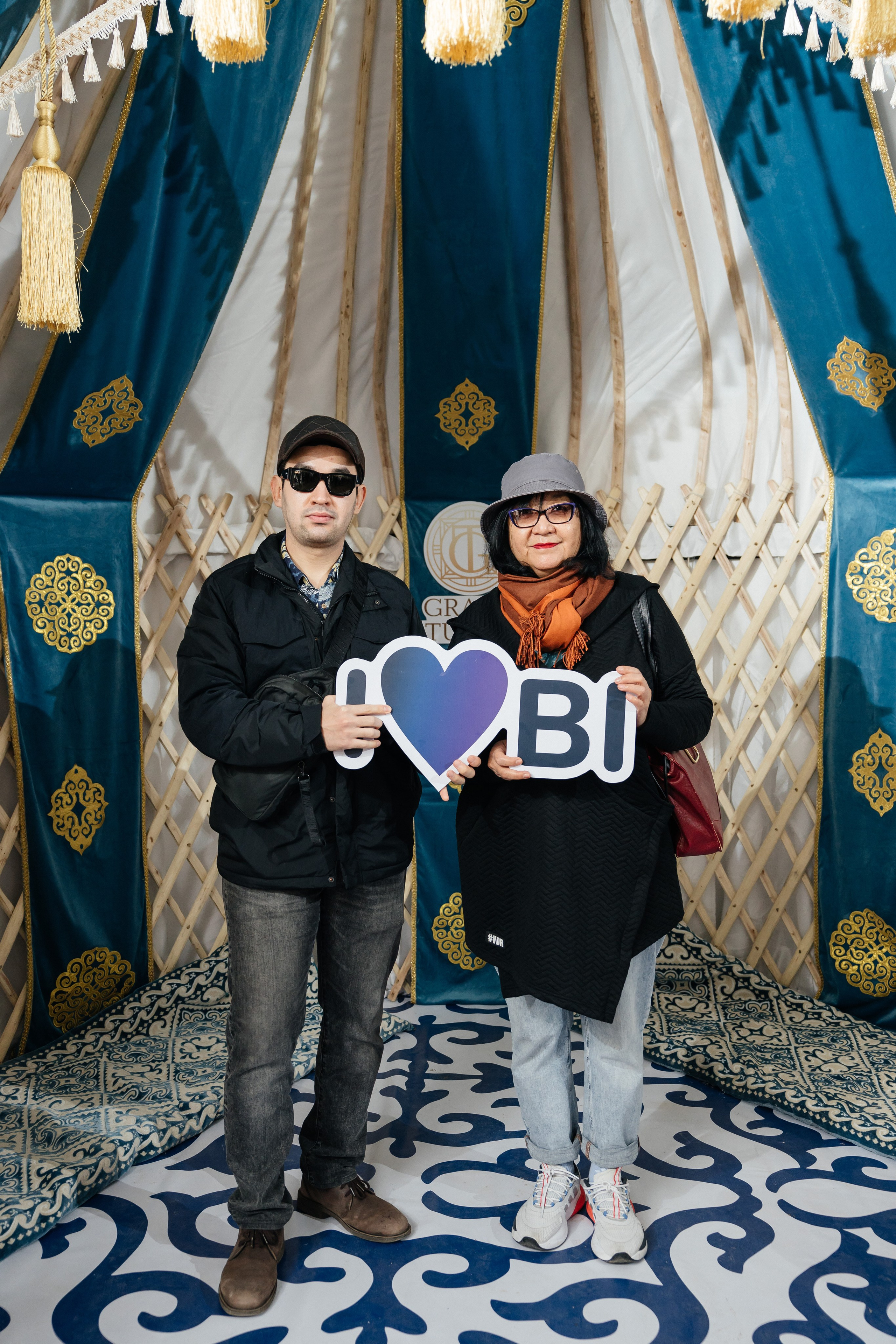 Проект 1. Вручение ключей BI Group. Дата: октябрь 2023. Профессиональный фотограф в городе Астана/Алматы Даурен Сембаев