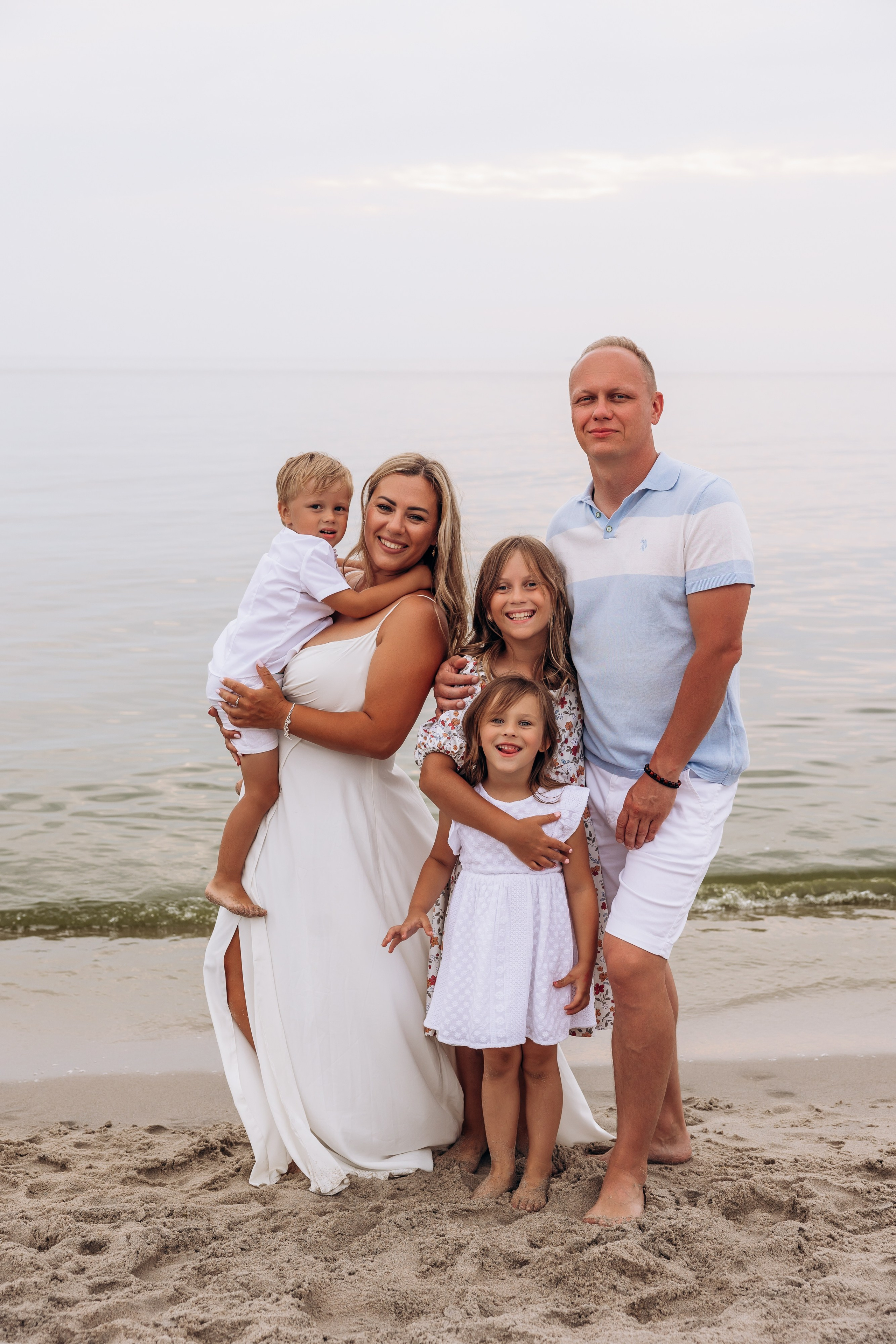 Большая семья Мечниково (Балтийск) море лето. Фотограф в Калининграде свадебная фотография, репортажная, фотосессии