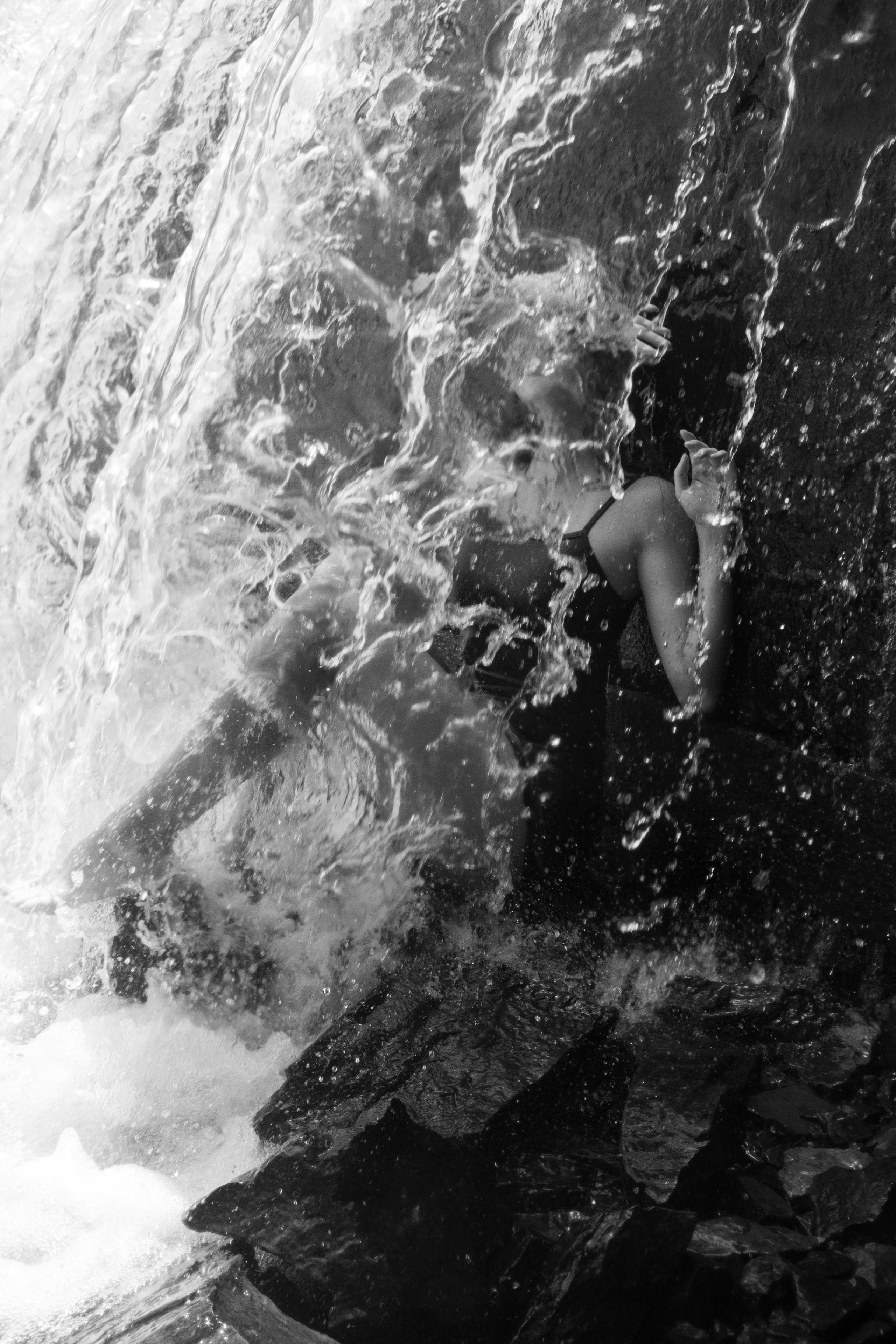 Дарна на водопаде. Фотограф Коробова Екатерина