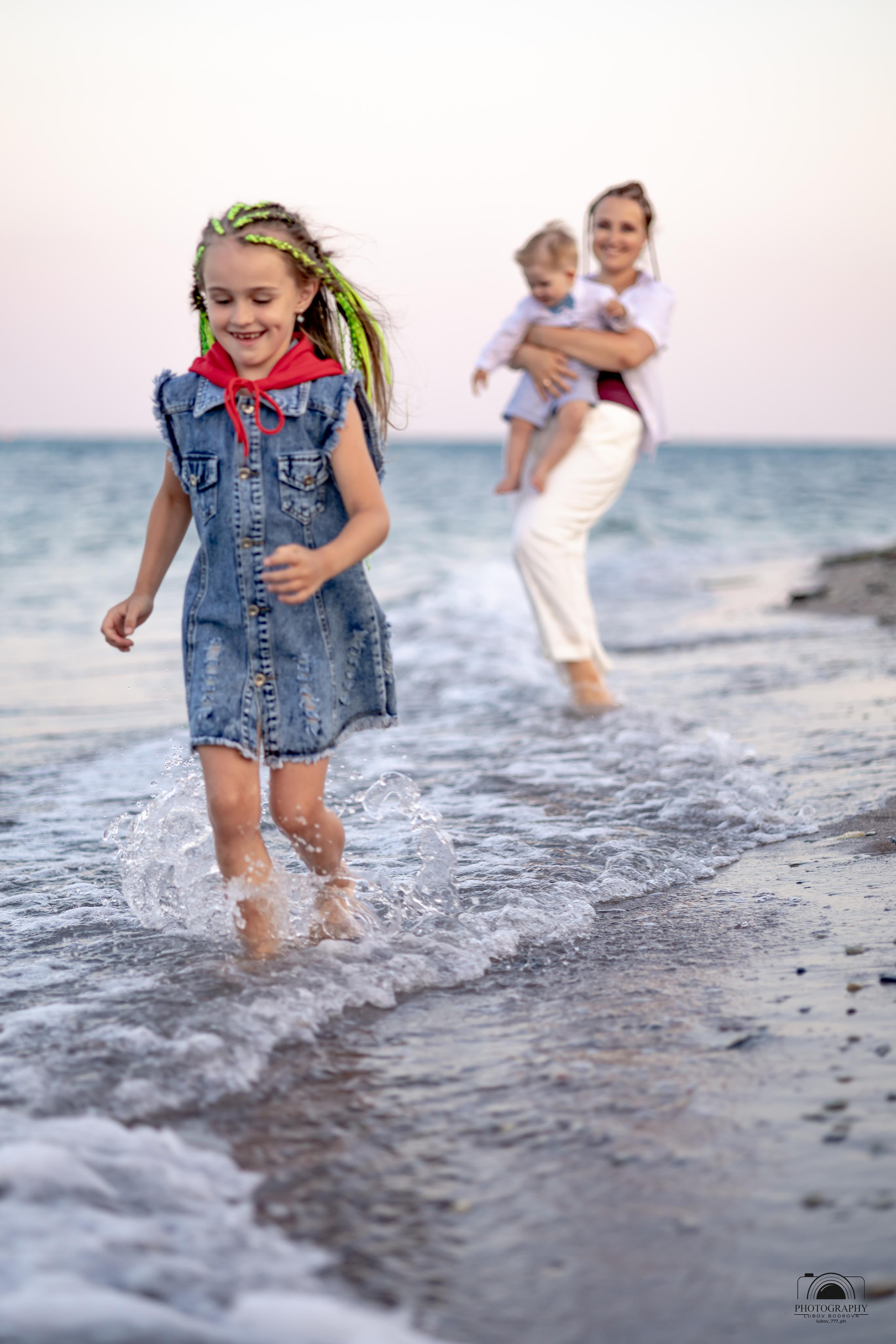 Семейный вечер на берегу моря. Семейный и портретный фотограф в Геленджике Любовь Бодрова