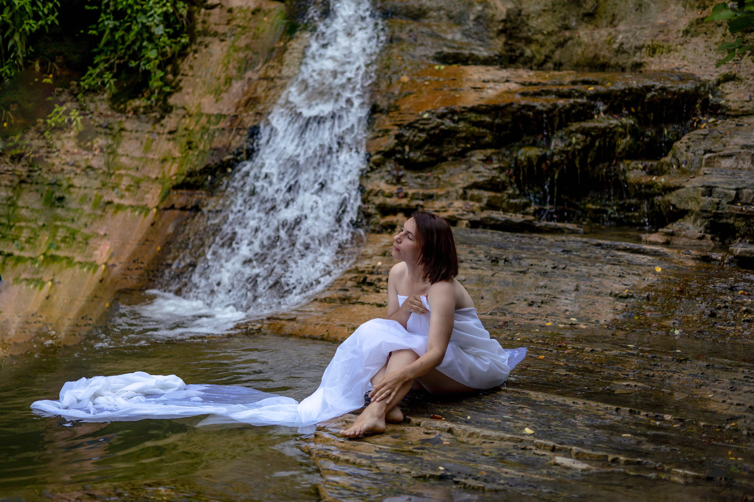 Утро на водопаде. Семейный и портретный фотограф в Геленджике Любовь Бодрова