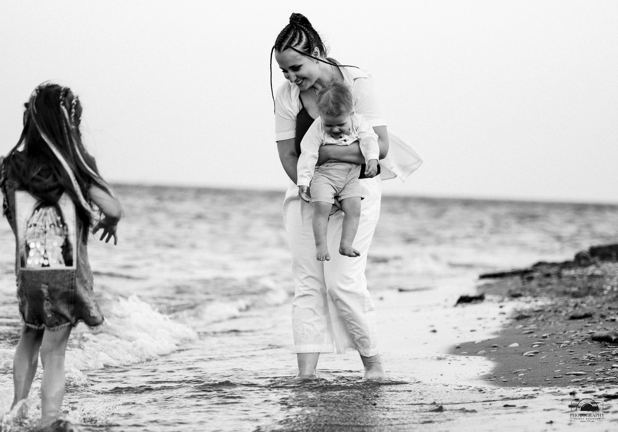 Семейный вечер на берегу моря. Семейный и портретный фотограф в Геленджике Любовь Бодрова