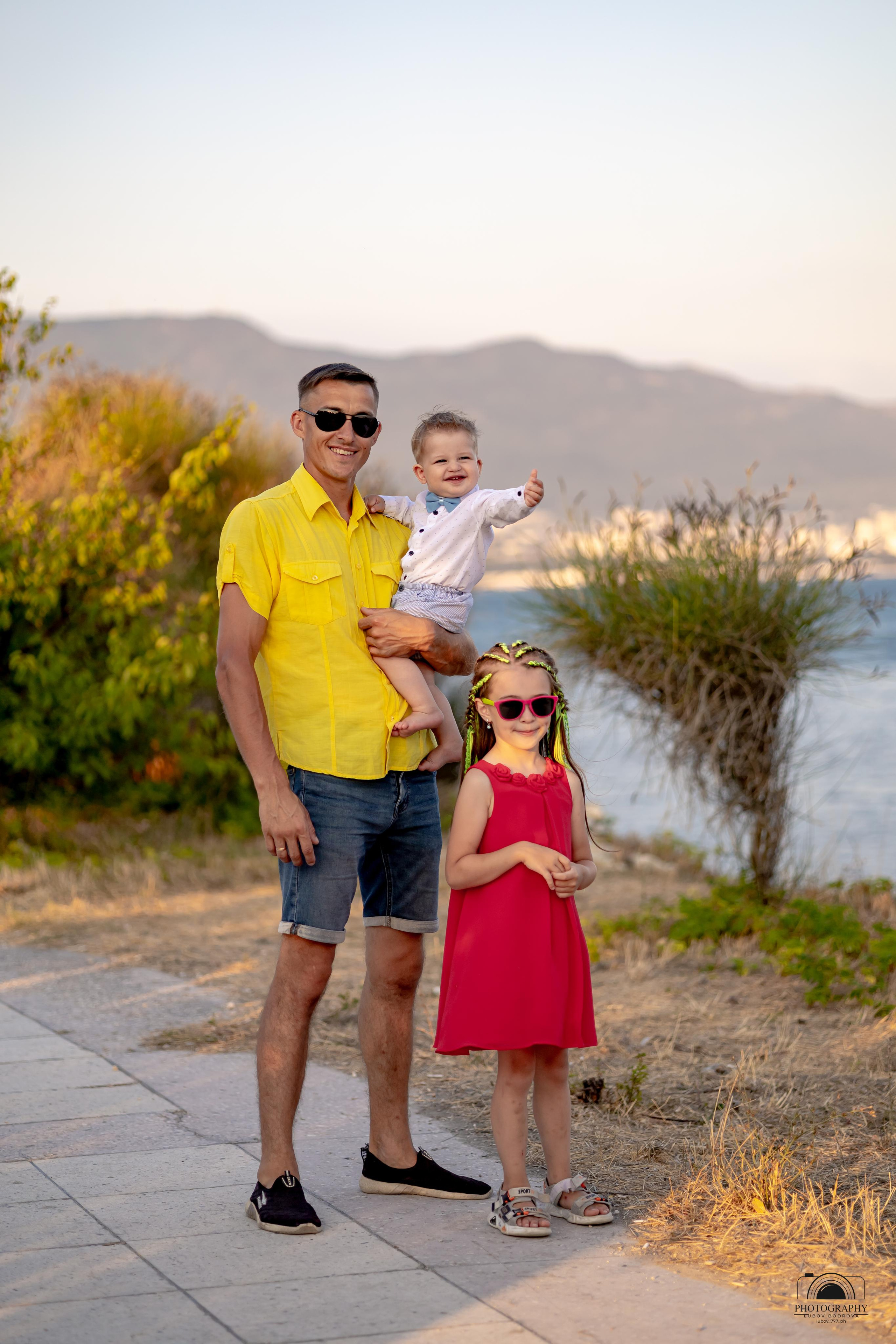 Семейный вечер на берегу моря. Семейный и портретный фотограф в Геленджике Любовь Бодрова