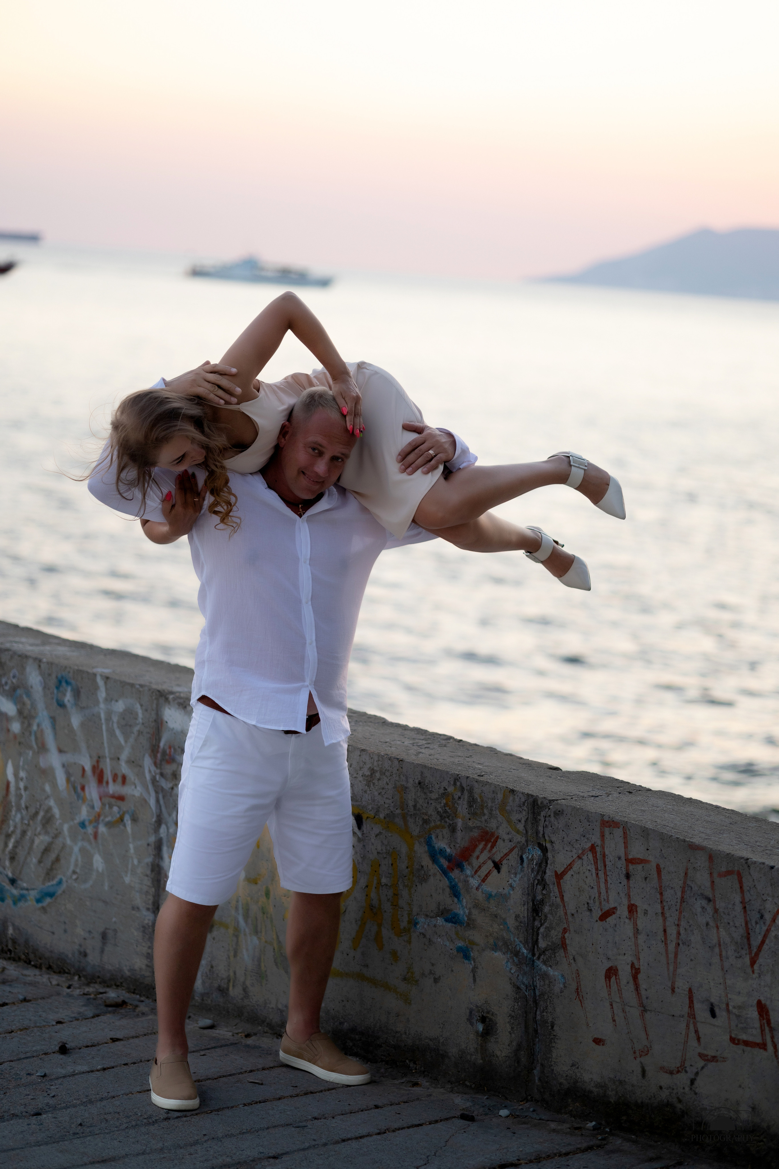 Красивая история любви на побережье Черного моря. Семейный и портретный фотограф в Геленджике Любовь Бодрова