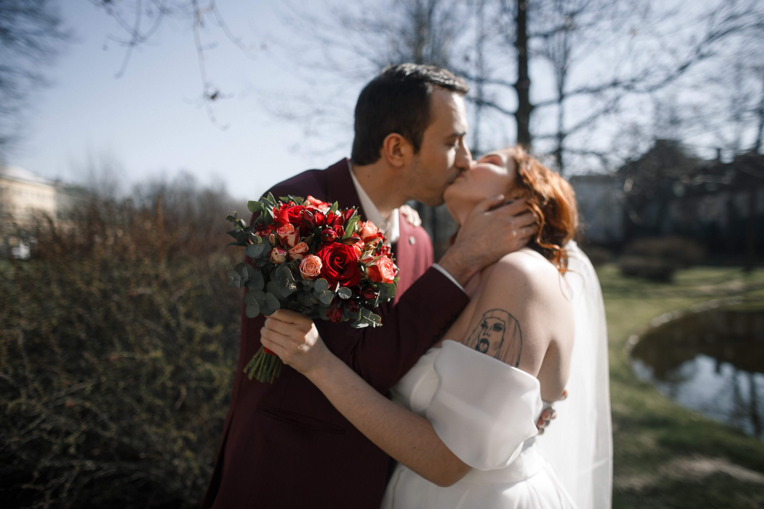 Свадьба в ЗАГСе Адмиралтейского района Санкт-Петербурга. Свадебный фотограф Игорь Брундасов 8PHOTO на свадьбу венчание загс СПб