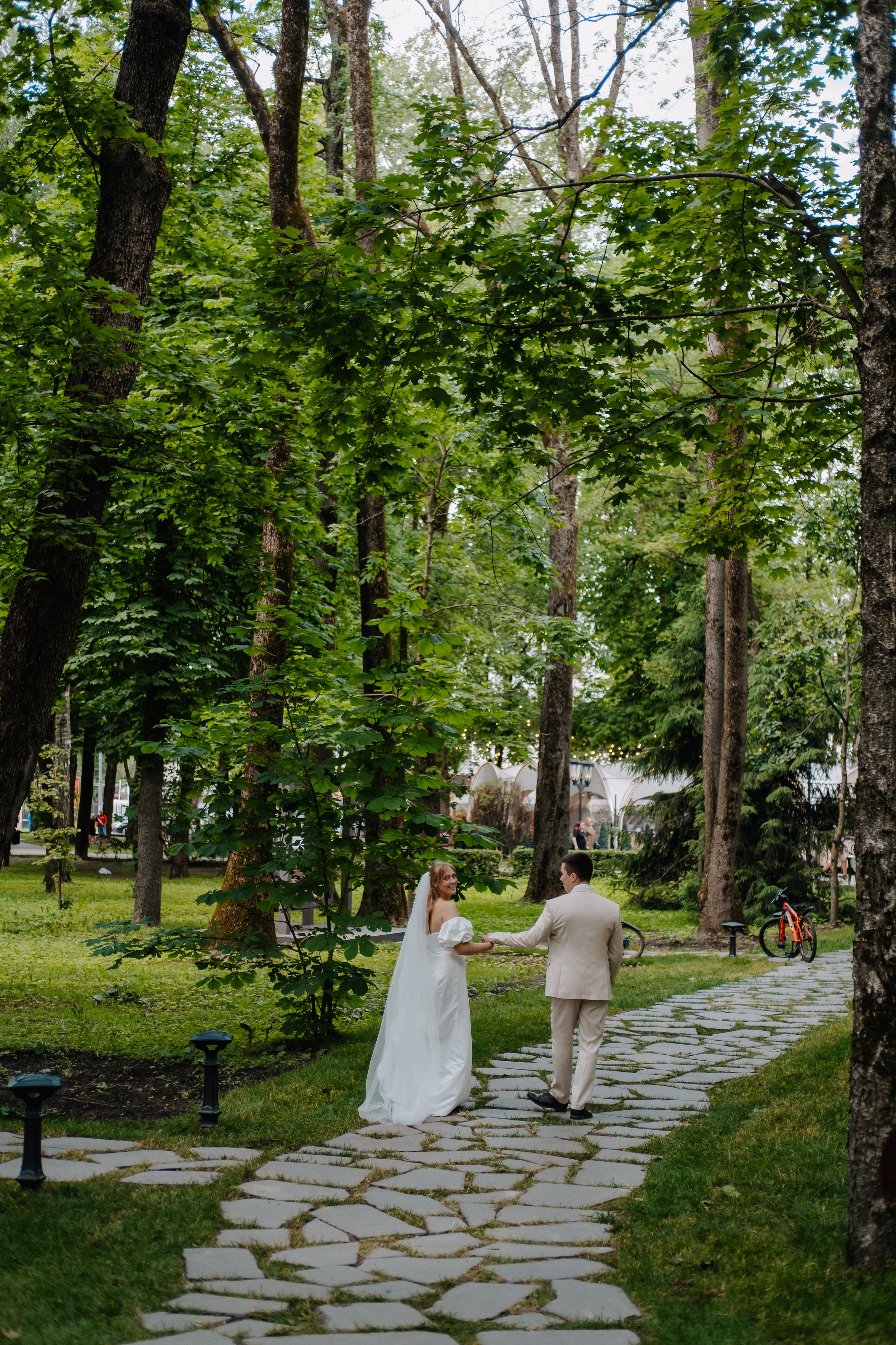 Побежали через фонтан?. Фотограф Москва, Смоленск