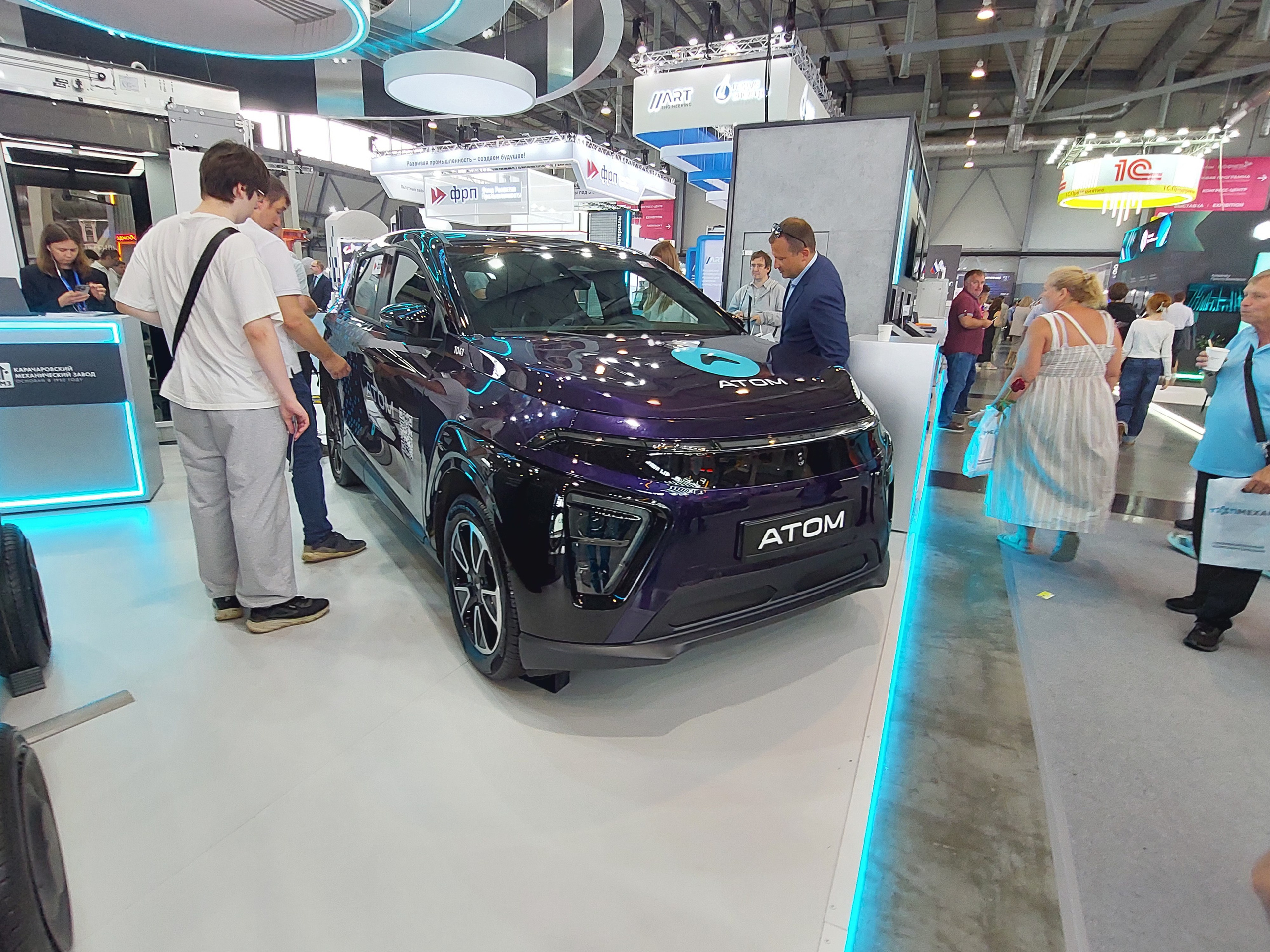 Иннопром -2026. Фотограф для маркетплейсов Михаил Бове