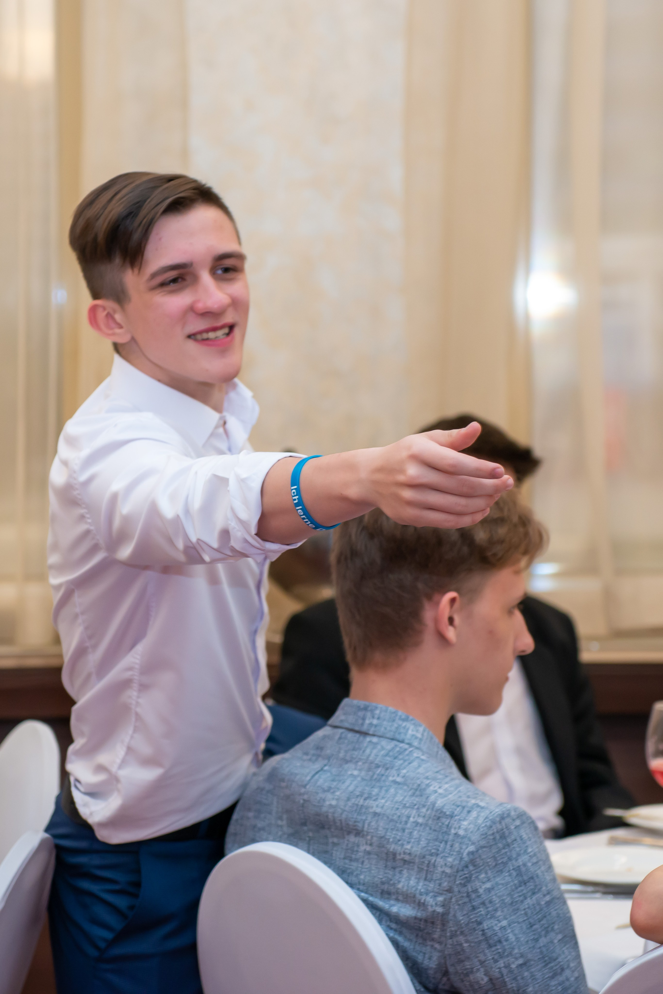 Выпускной вечер в гимназии № 37, ресторан La Ronde