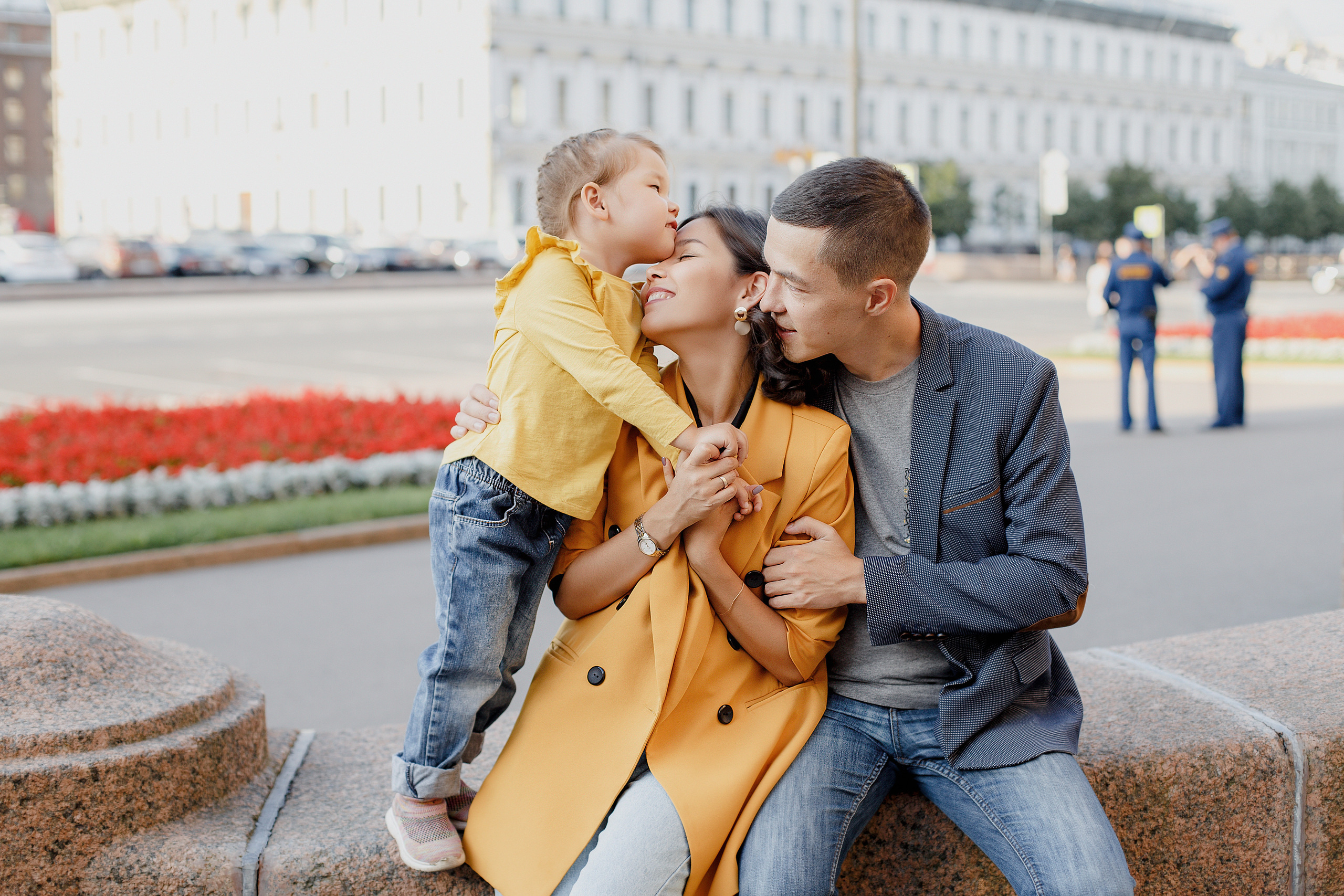 Прогулка возле Исаакиевского собора. Свадебный фотограф Санкт-Петербург  Москва