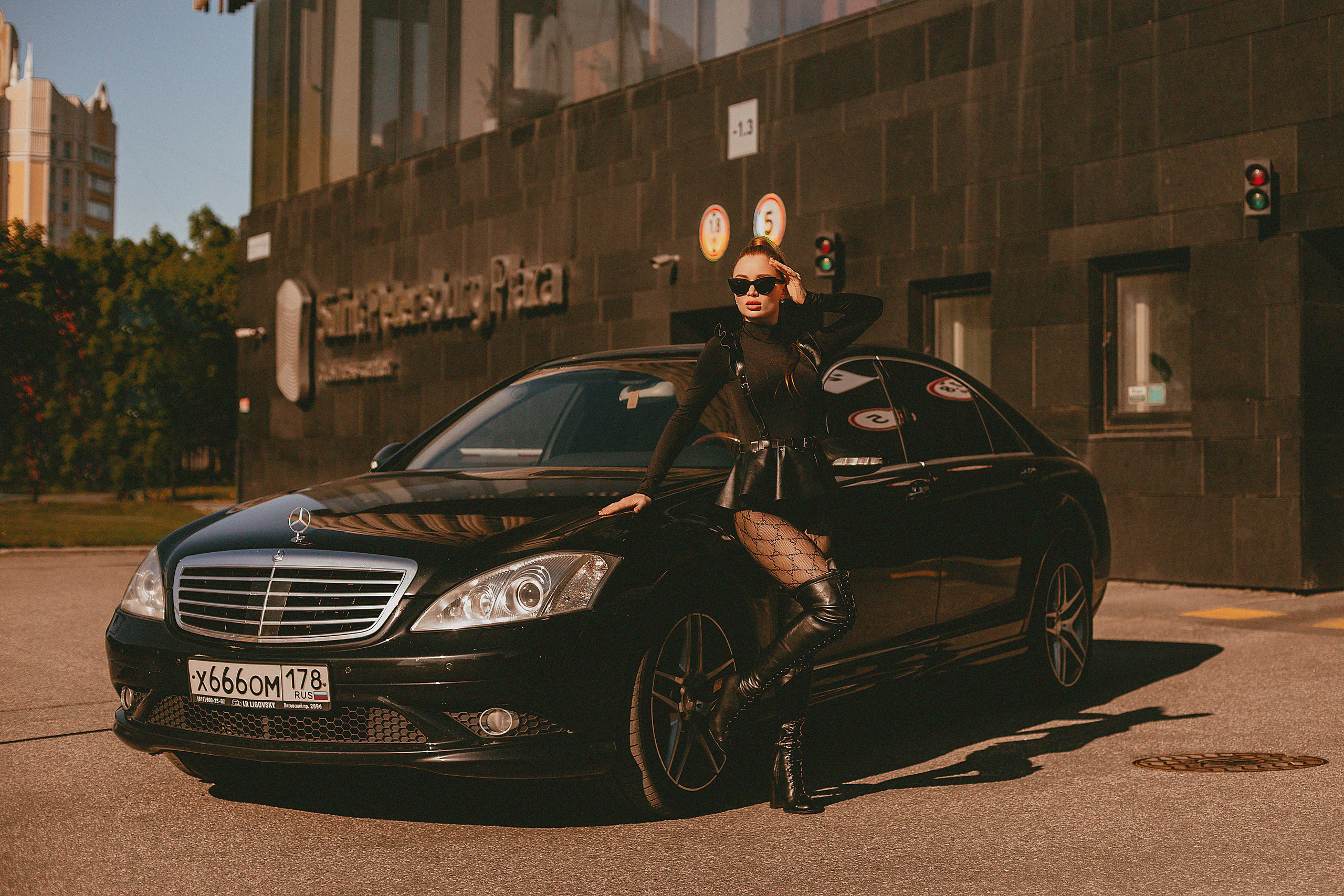 На большеохтинском мосту. Свадебный фотограф Санкт-Петербург  Москва