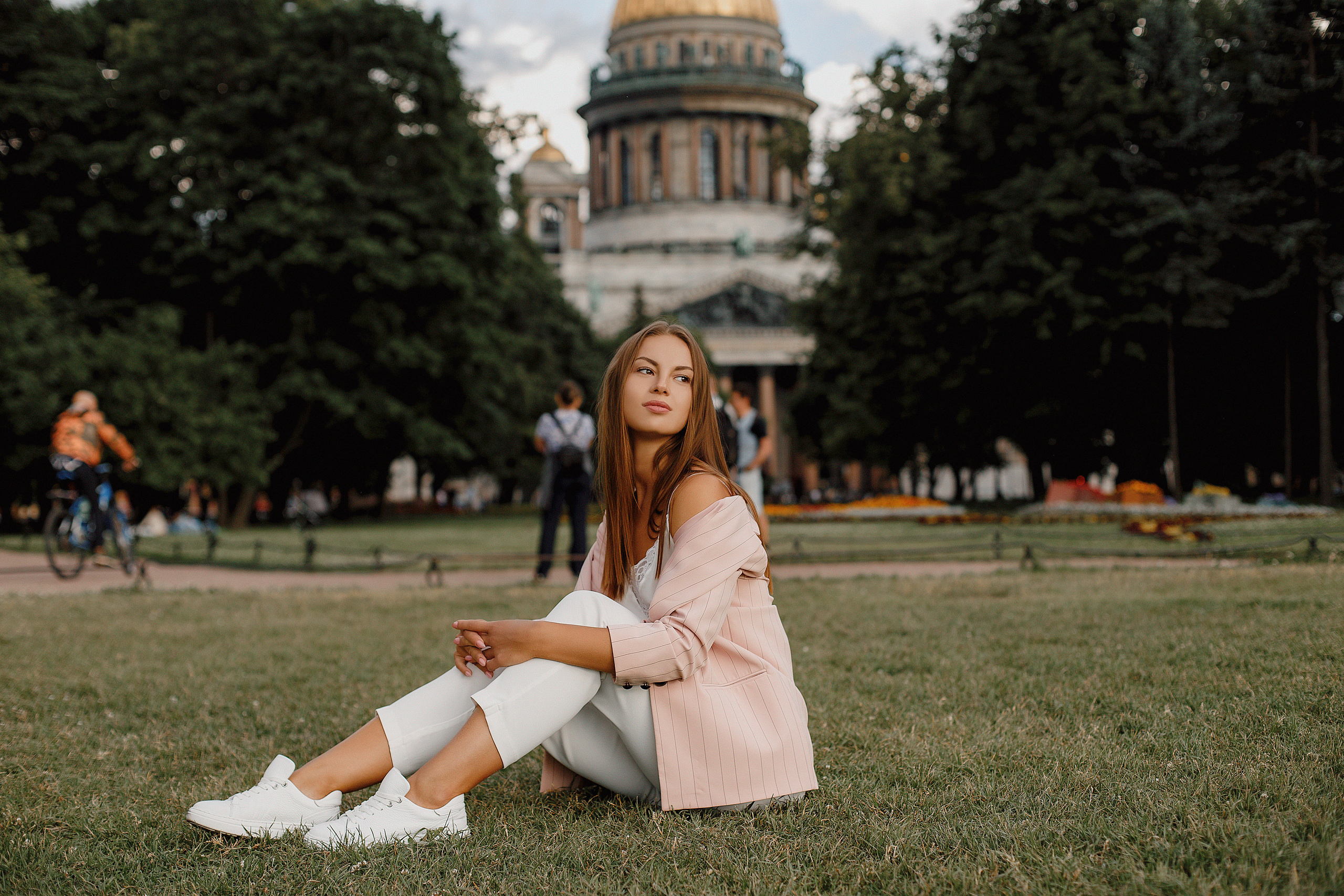 Прогулка возле Исаакиевского собора. Свадебный фотограф Санкт-Петербург  Москва