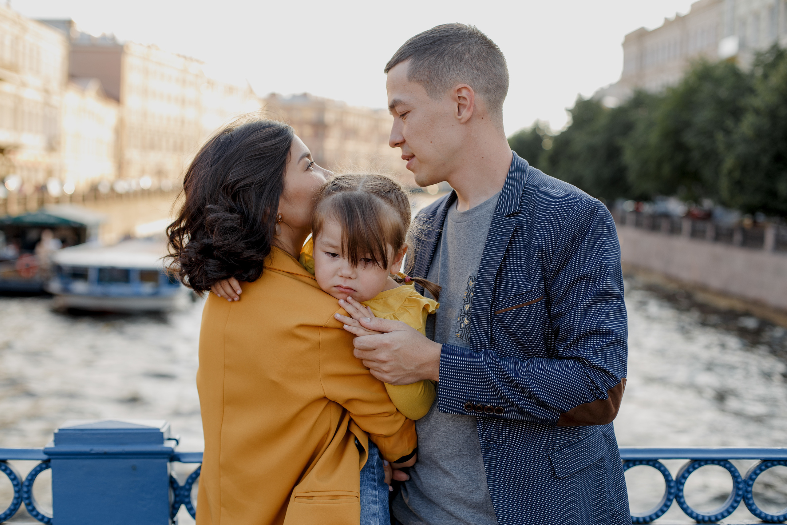 Прогулка возле Исаакиевского собора. Свадебный фотограф Санкт-Петербург  Москва