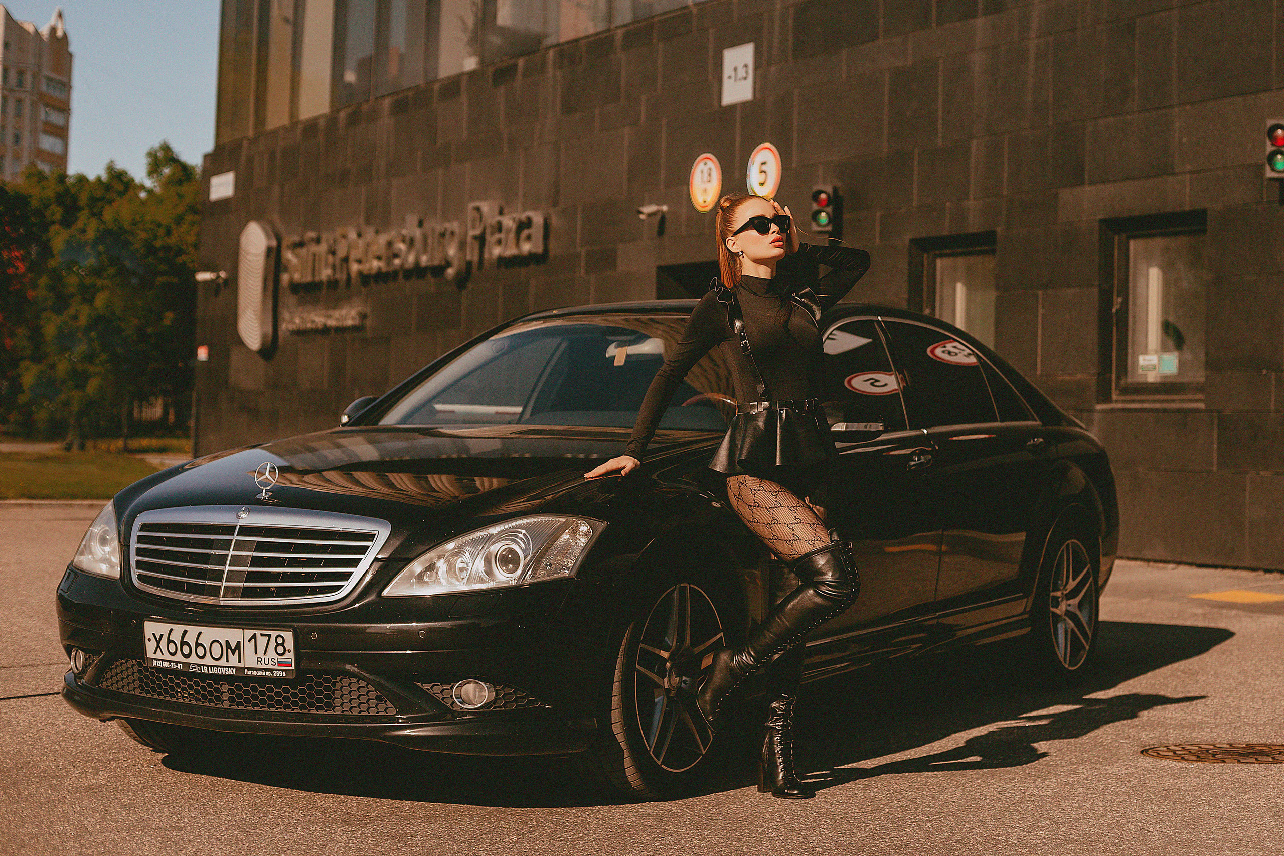 На большеохтинском мосту. Свадебный фотограф Санкт-Петербург  Москва