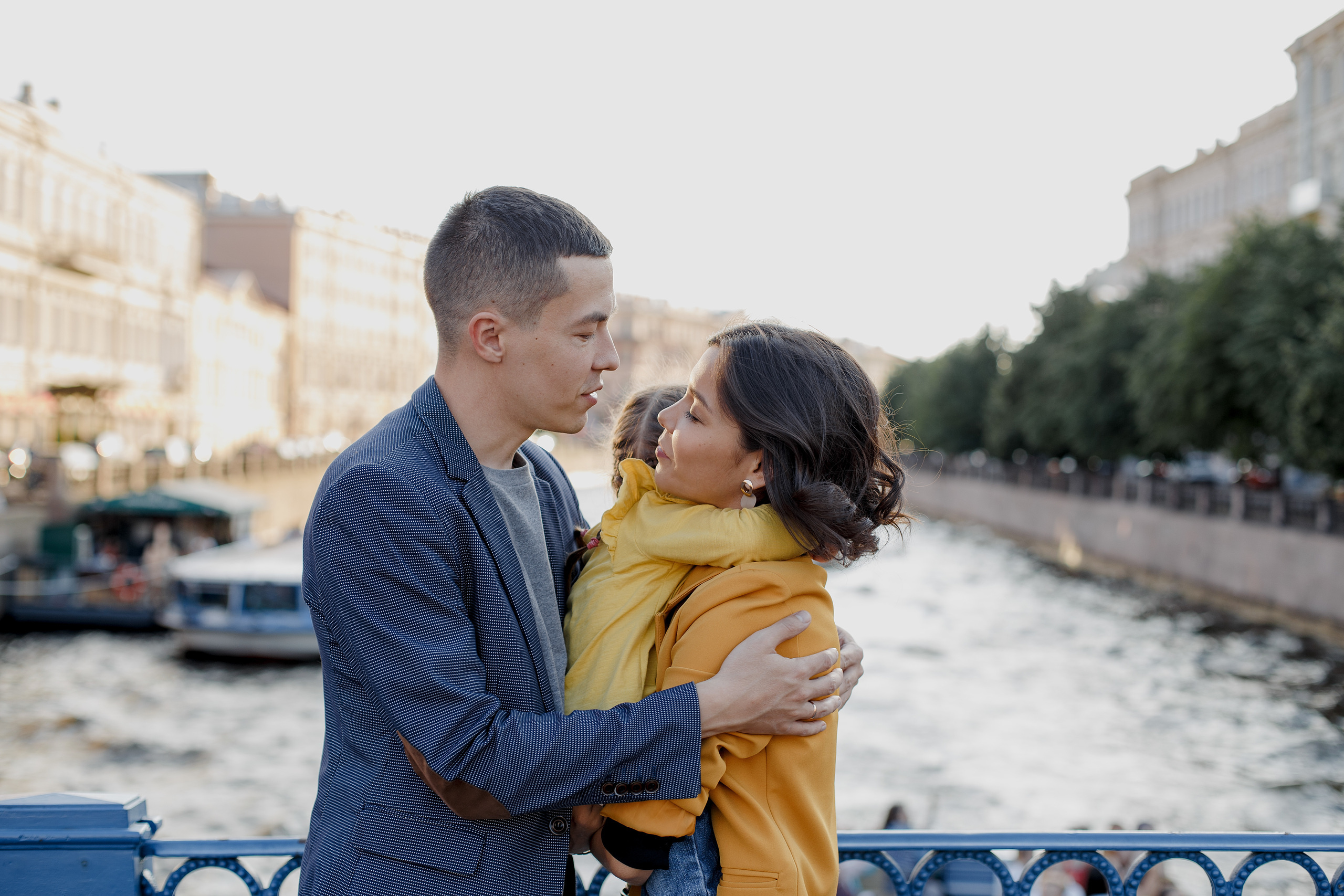 Прогулка возле Исаакиевского собора. Свадебный фотограф Санкт-Петербург  Москва