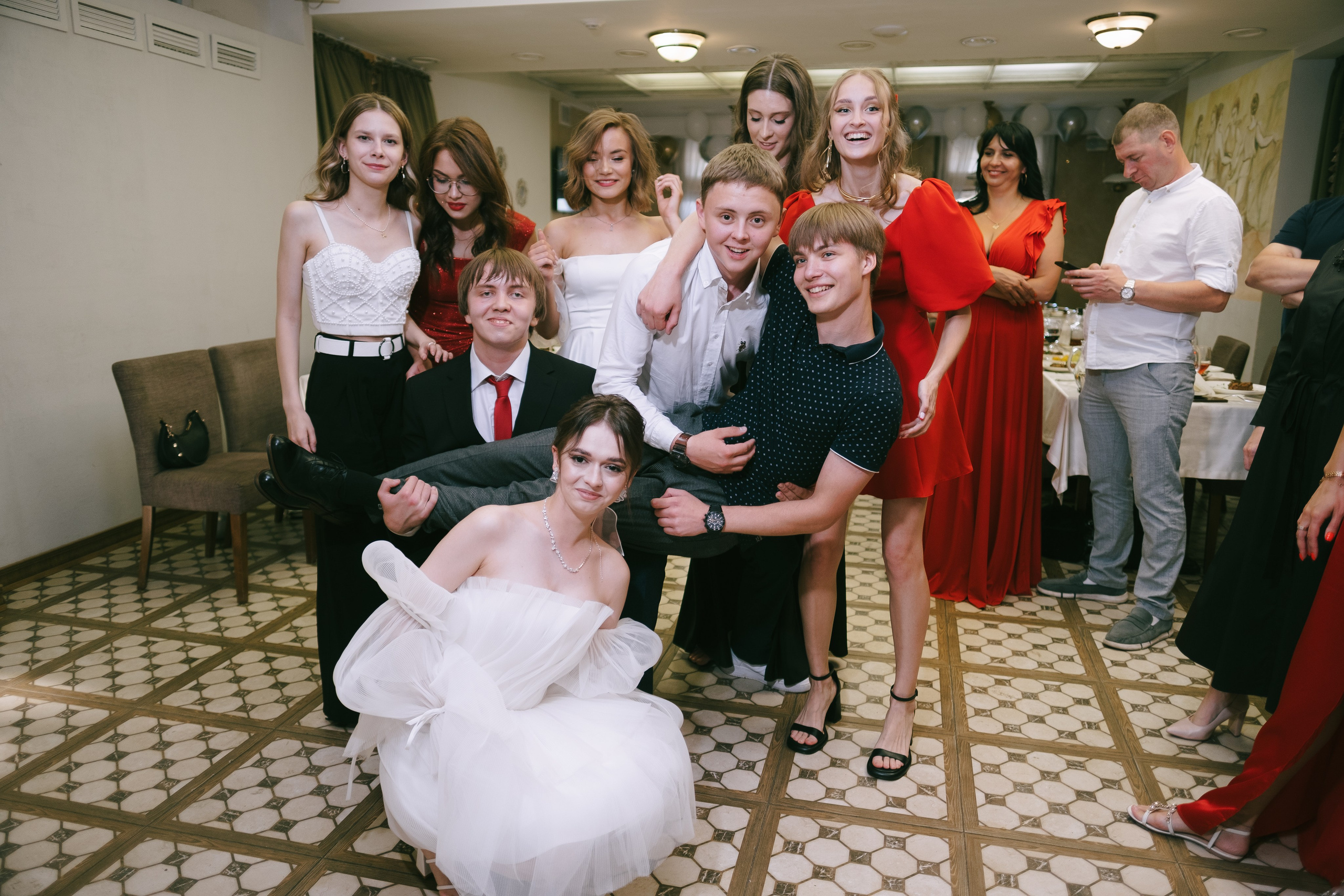 Выпускной школа 33. Свадебный и репортажной фотограф Денис Ожигин в Краснодаре и Краснодарском крае