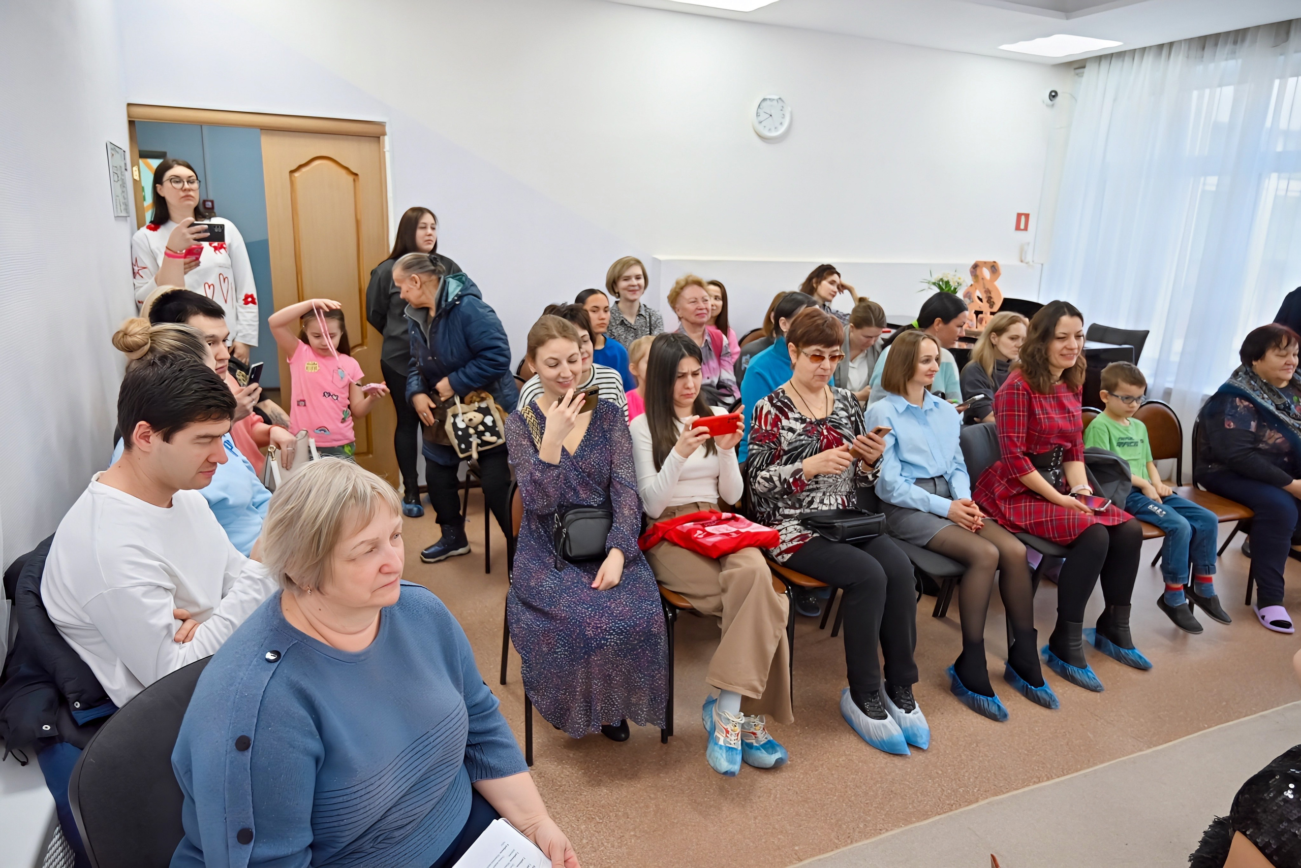 Праздник в группе «Дружная семейка». Семейный и детский фотограф Москва