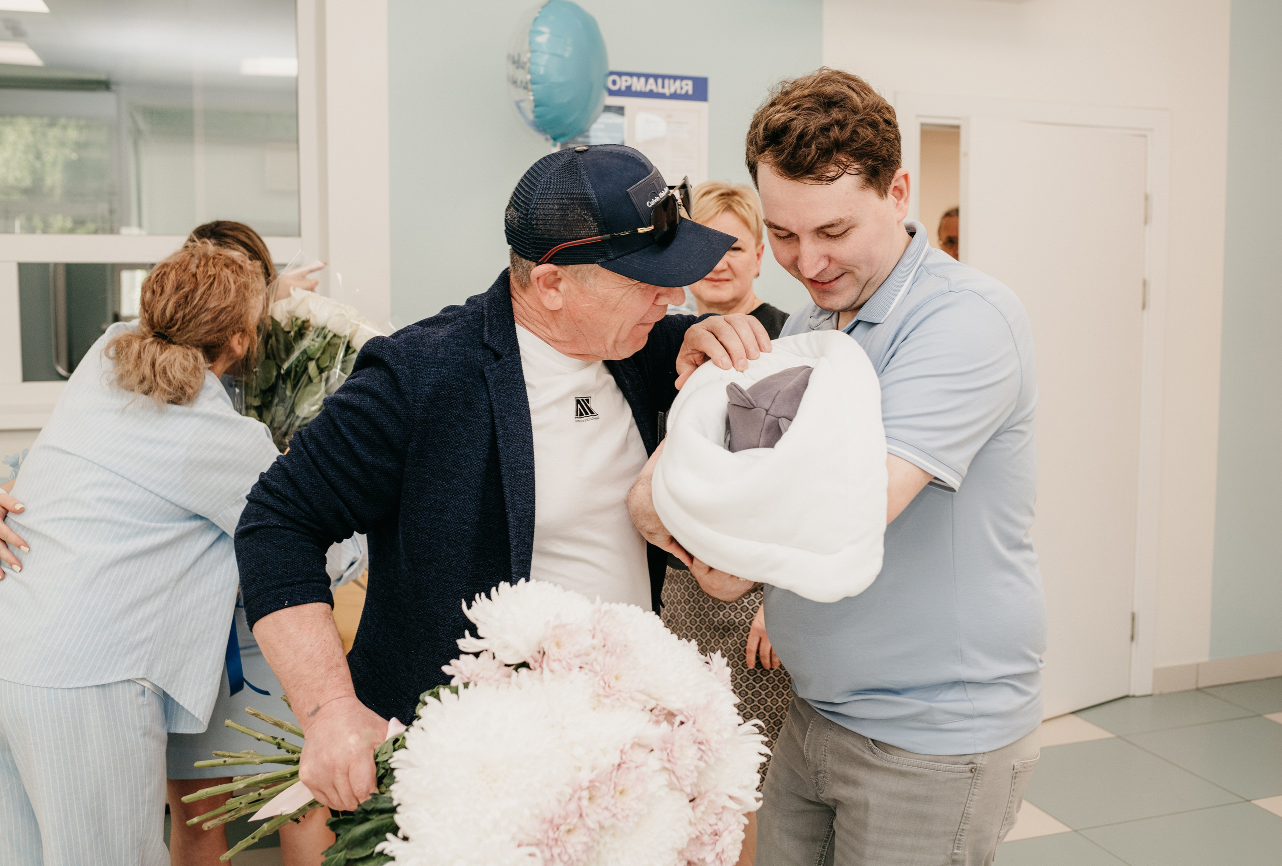 Выписка Егора. Фотограф на выписку из роддома в Москве и МО