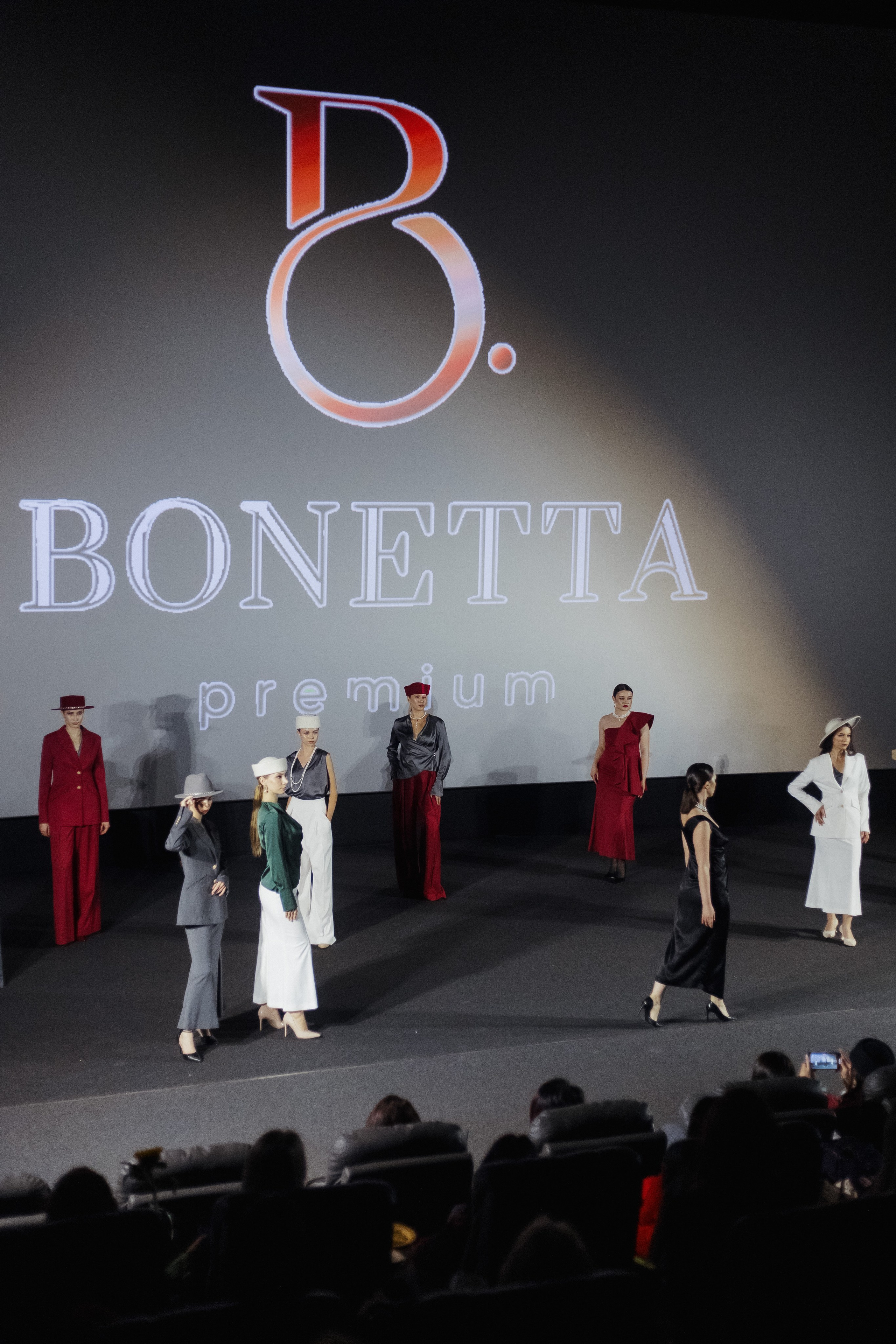 ФЭШН КОНФА. СВОИ. ФОТООТЧЕТЫ-СОБЫТИЯ-МЕСТА