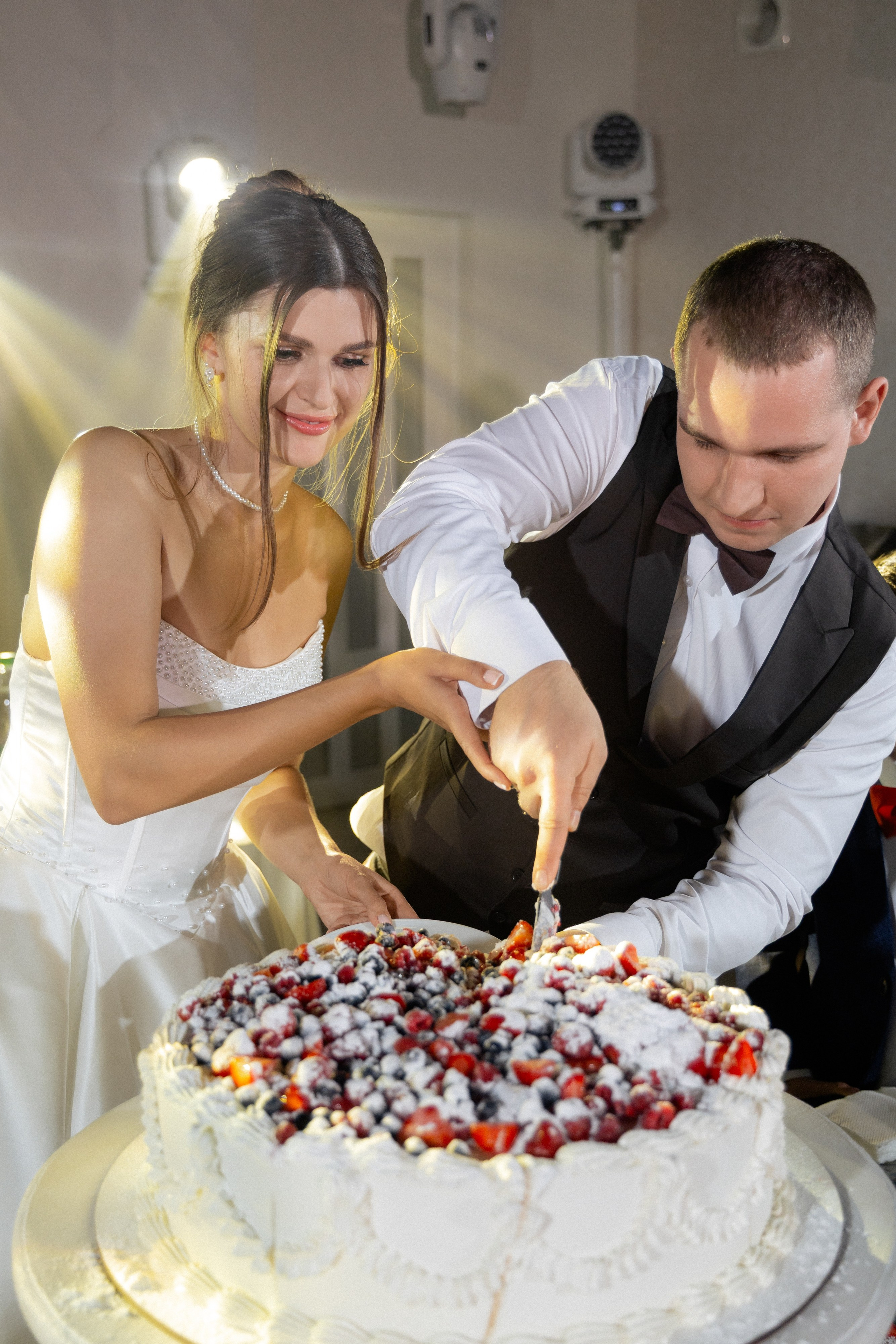 Свадебная фотосессия Анастасии и Игоря в Усадьбе Легенда. Свадебный фотограф в Минске/Беларуси Сергей Спиридонов