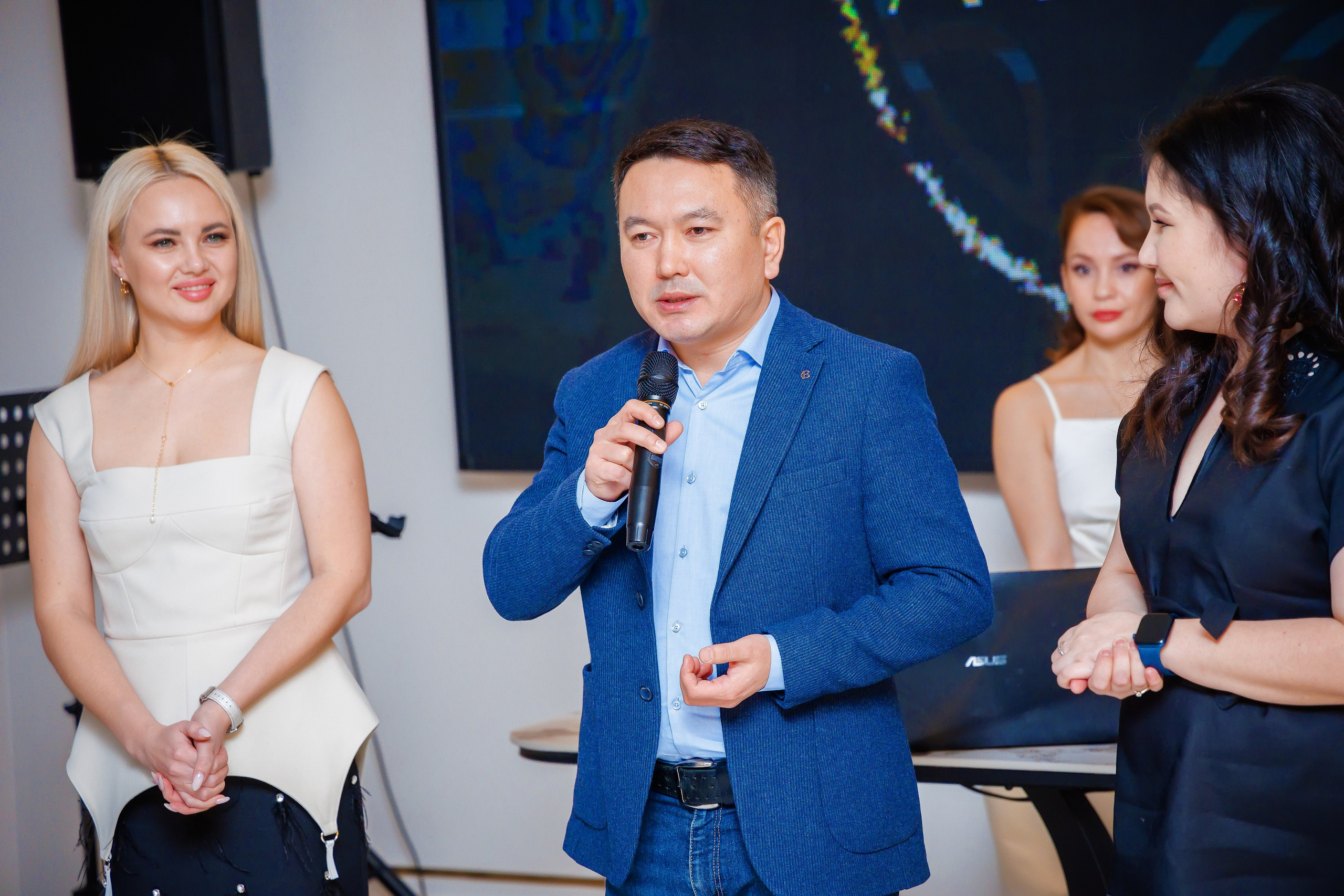 Мероприятие в заведении. Семейный и Свадебный фотограф в Астане Александр Астапов