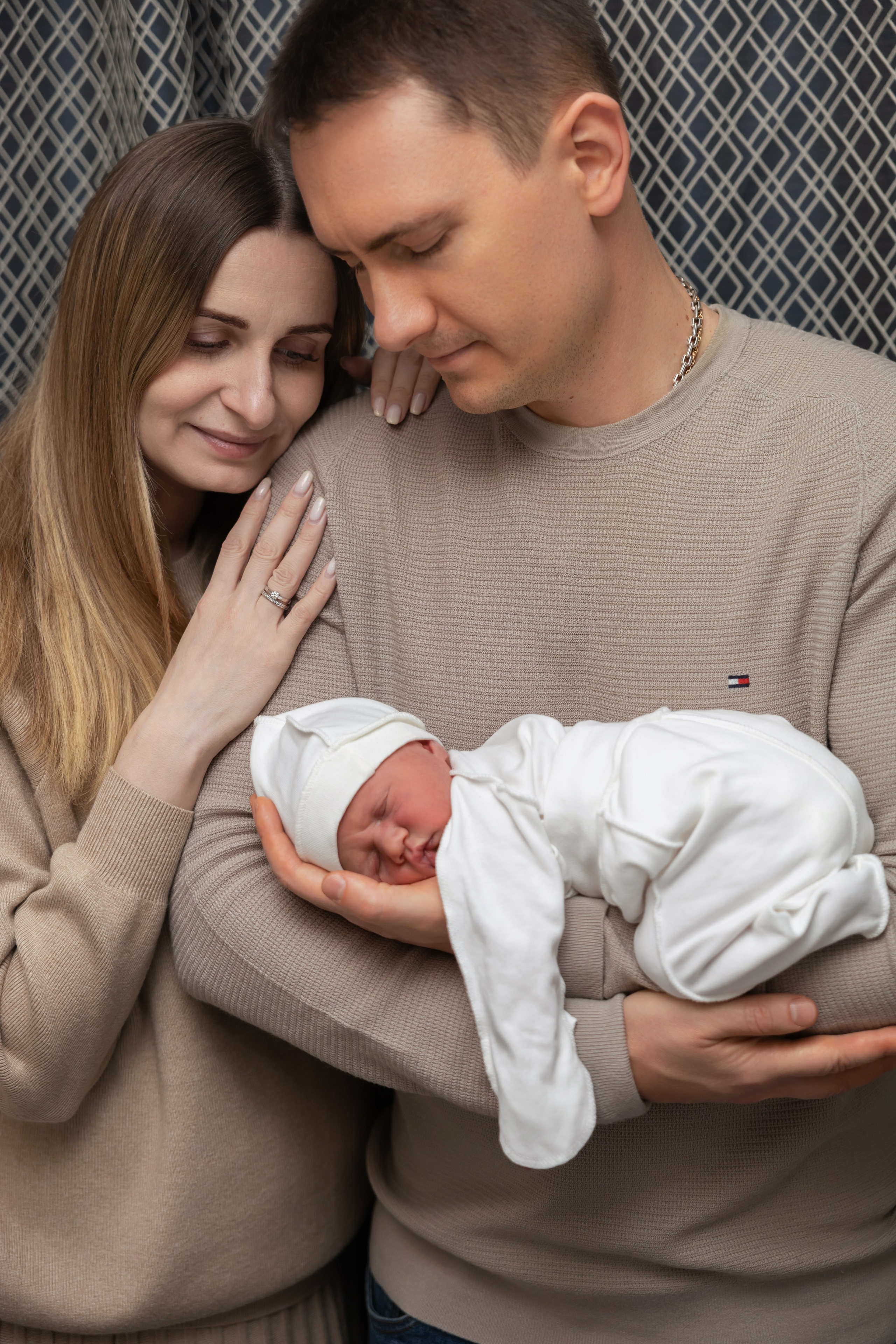 Фото выписки — заказать фотографа на выписку из роддома в Москве. Фотографы на роды в Москве. Фото и видео родов. Фотопроект «Продолжение рода»