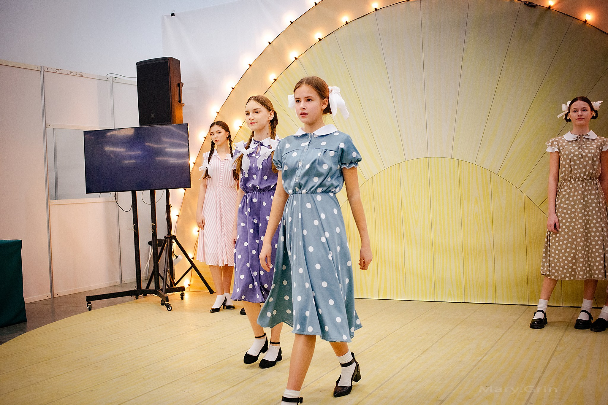 Показ моды 40х лет. Православная ярмарка 2025. Детский и семейный фотограф, фотограф мероприятий Нижний Новгород