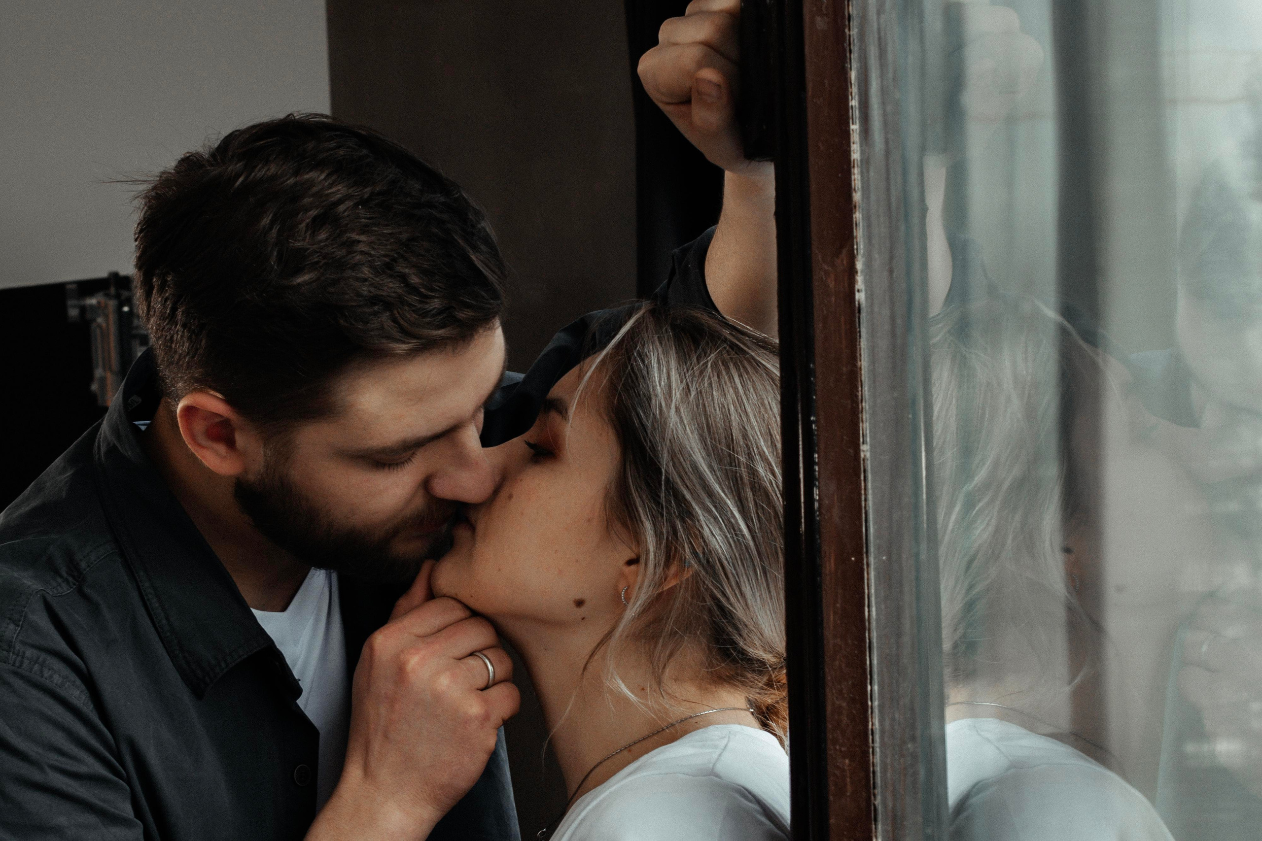 Нежности в студии (Никита, Вера). Портретный и репортажный Фотограф в Москве Александра Комарницкая