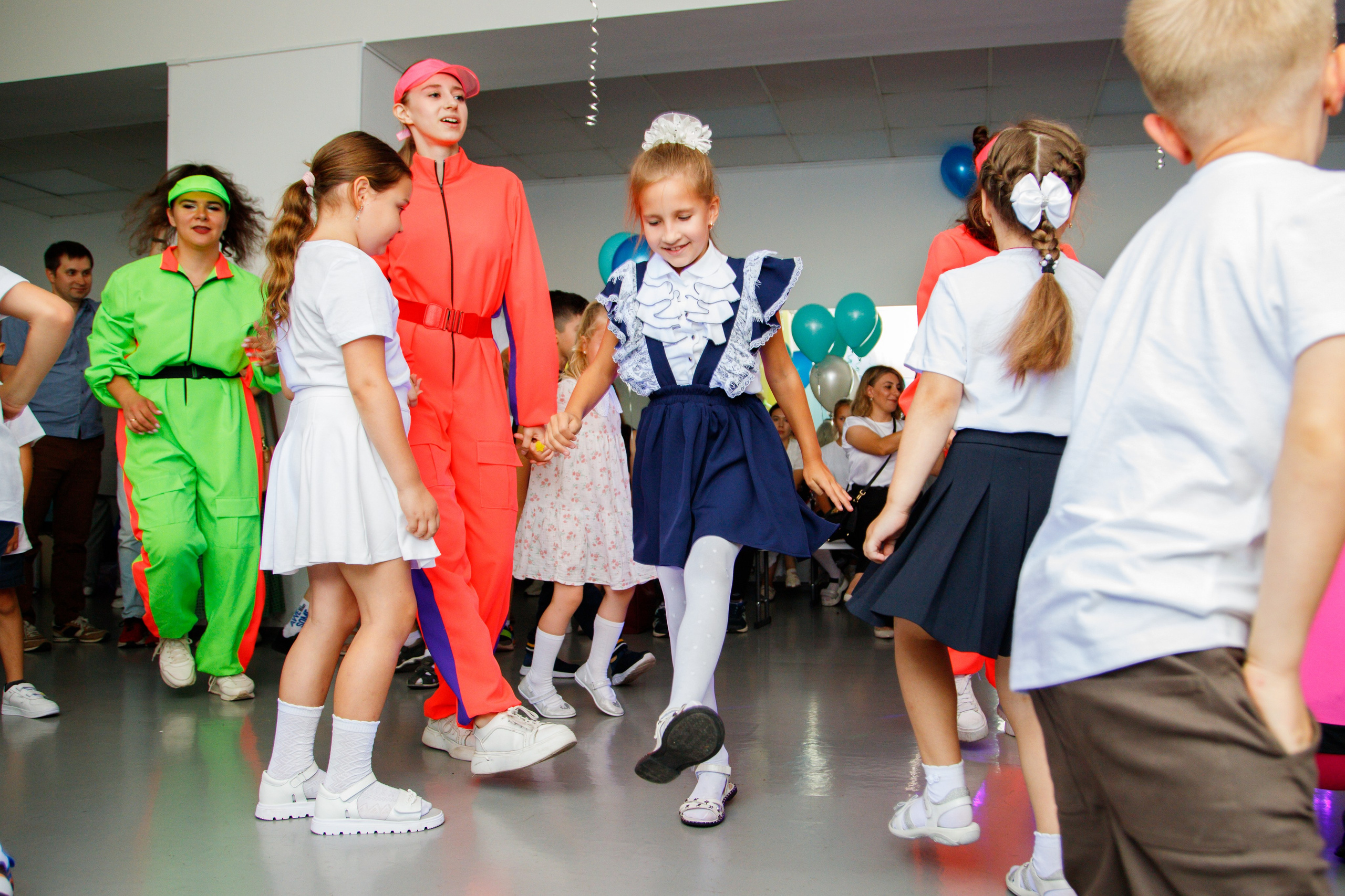 Репортажная съемка праздника знаний в школе. Семейный и школьный фотограф в Москве Анна Ткач