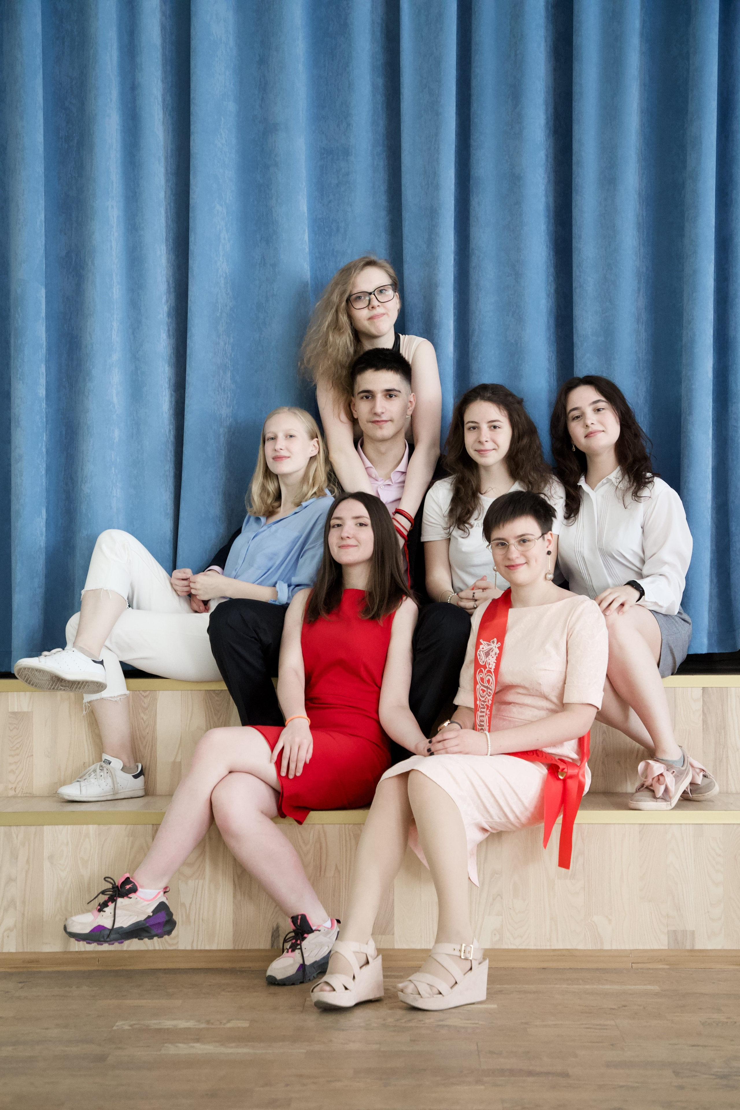 Групповые фото 9 и 11 класс