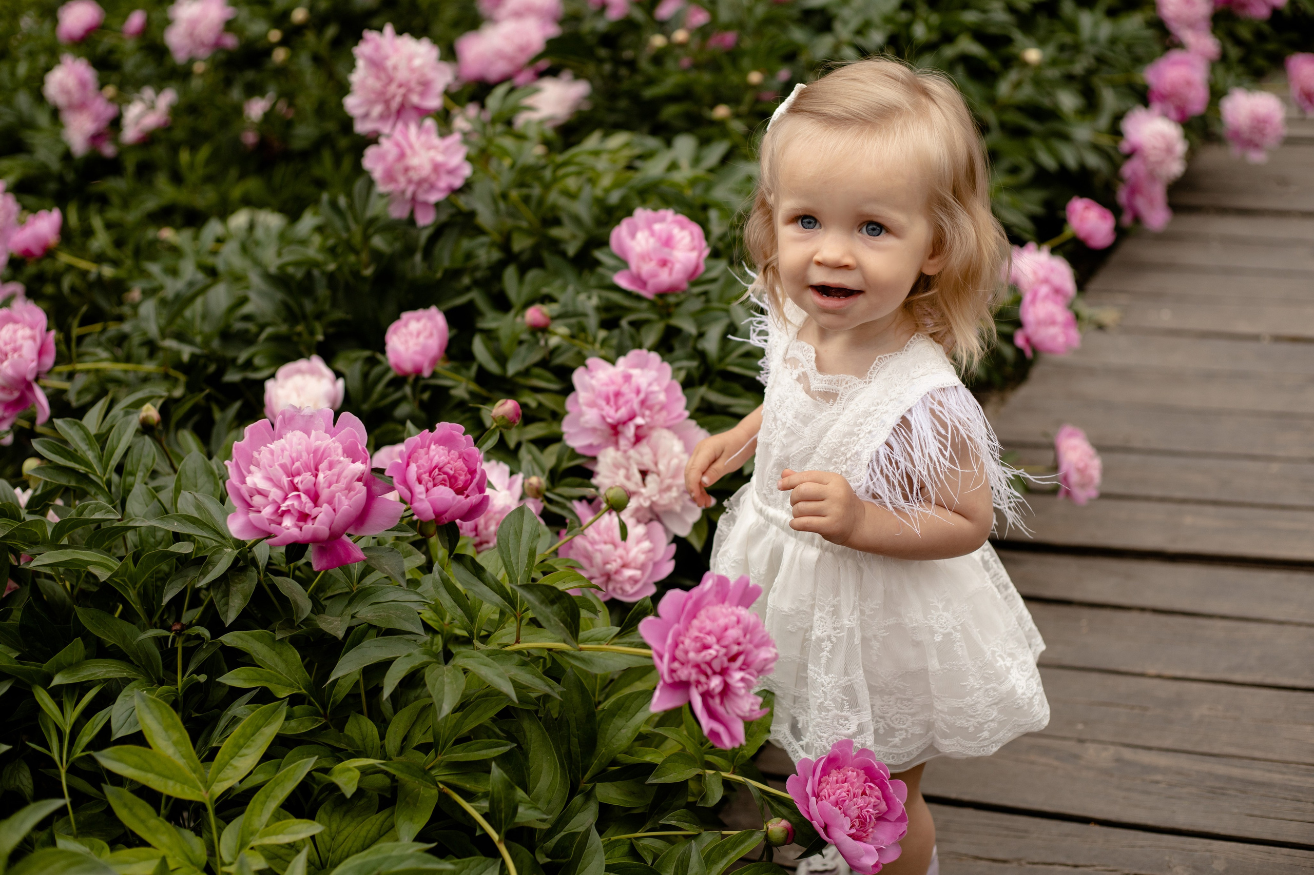 Пионовая история с Евой🌸. Семейный фотограф в Саратове Элоиза Ляпина