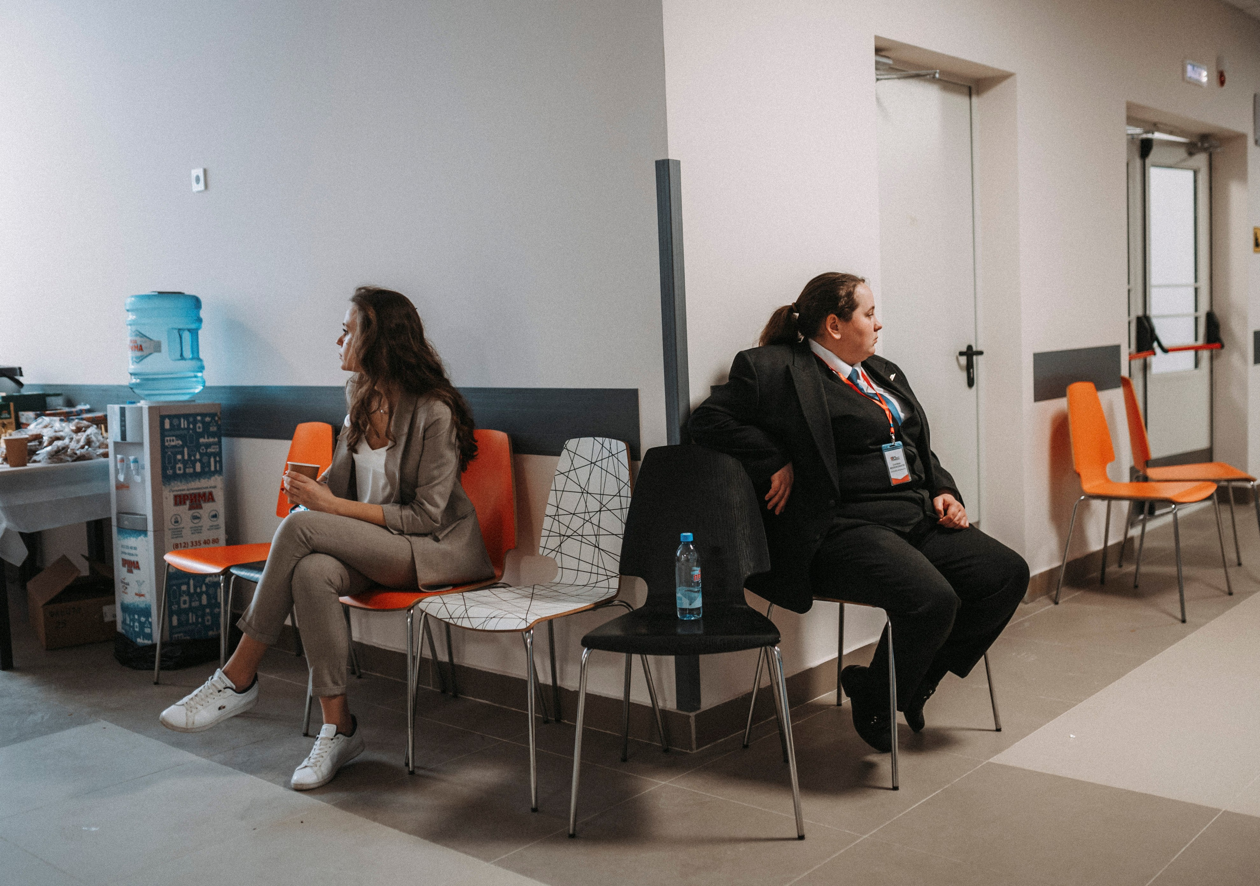 2025. Стрит-фотография, полная абсурда, идиотизма и красоты